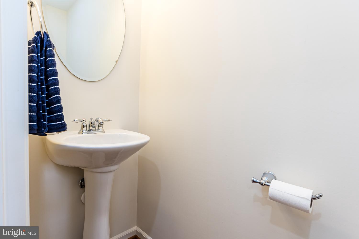 COURTYARDS AT WAVERLY WOODS EAST - Residential