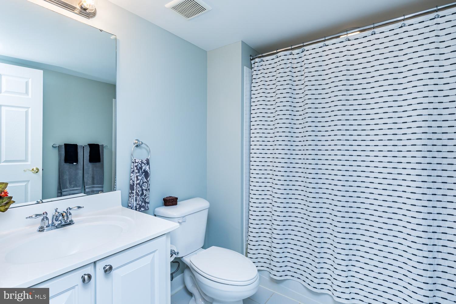 COURTYARDS AT WAVERLY WOODS EAST - Residential