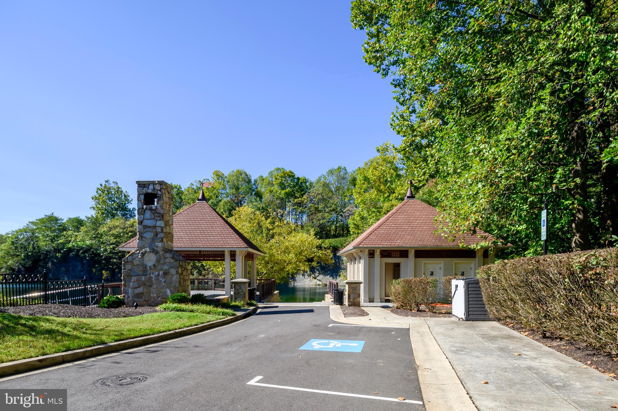 STONE LAKE - Residential