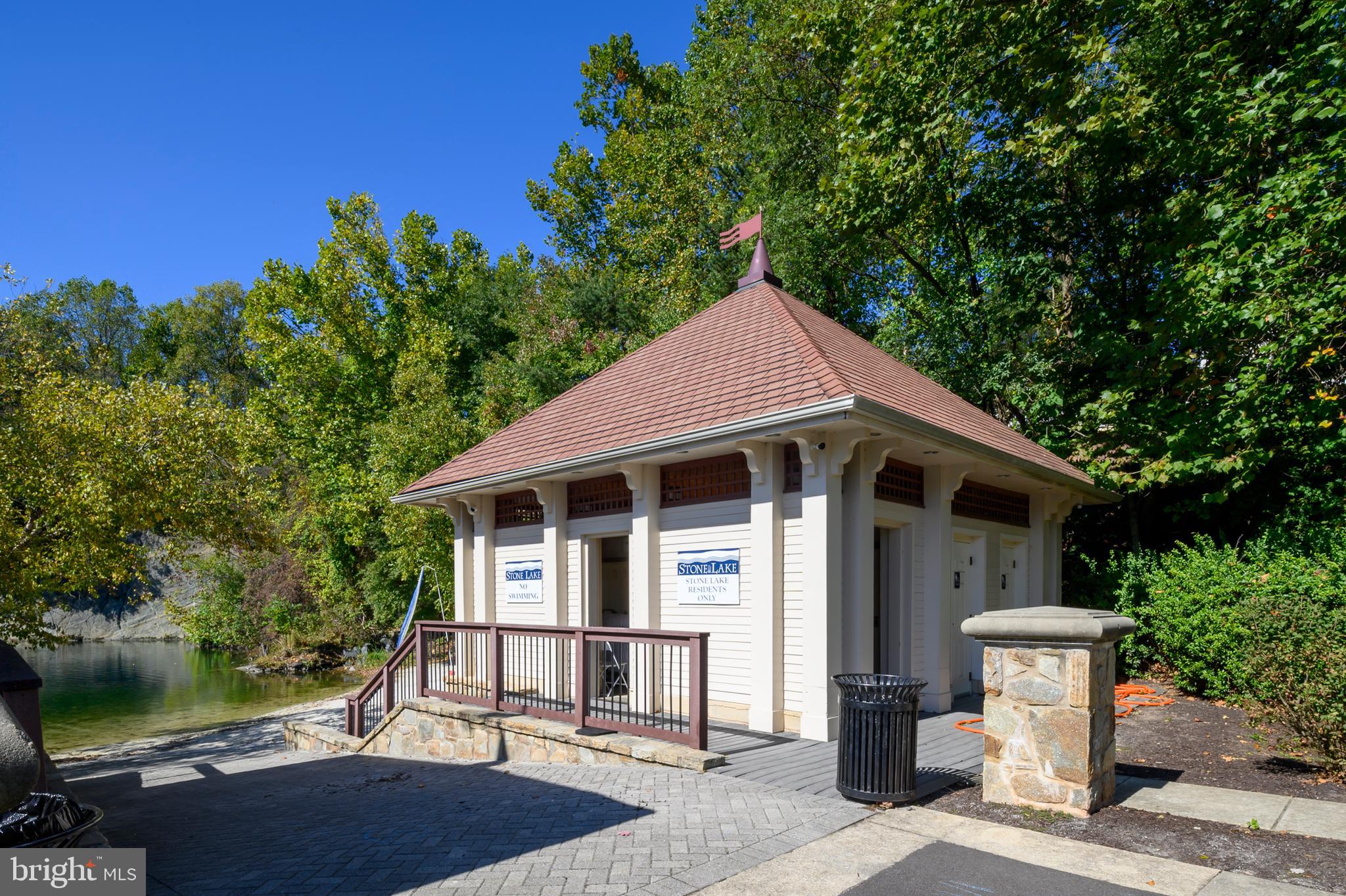 STONE LAKE - Residential