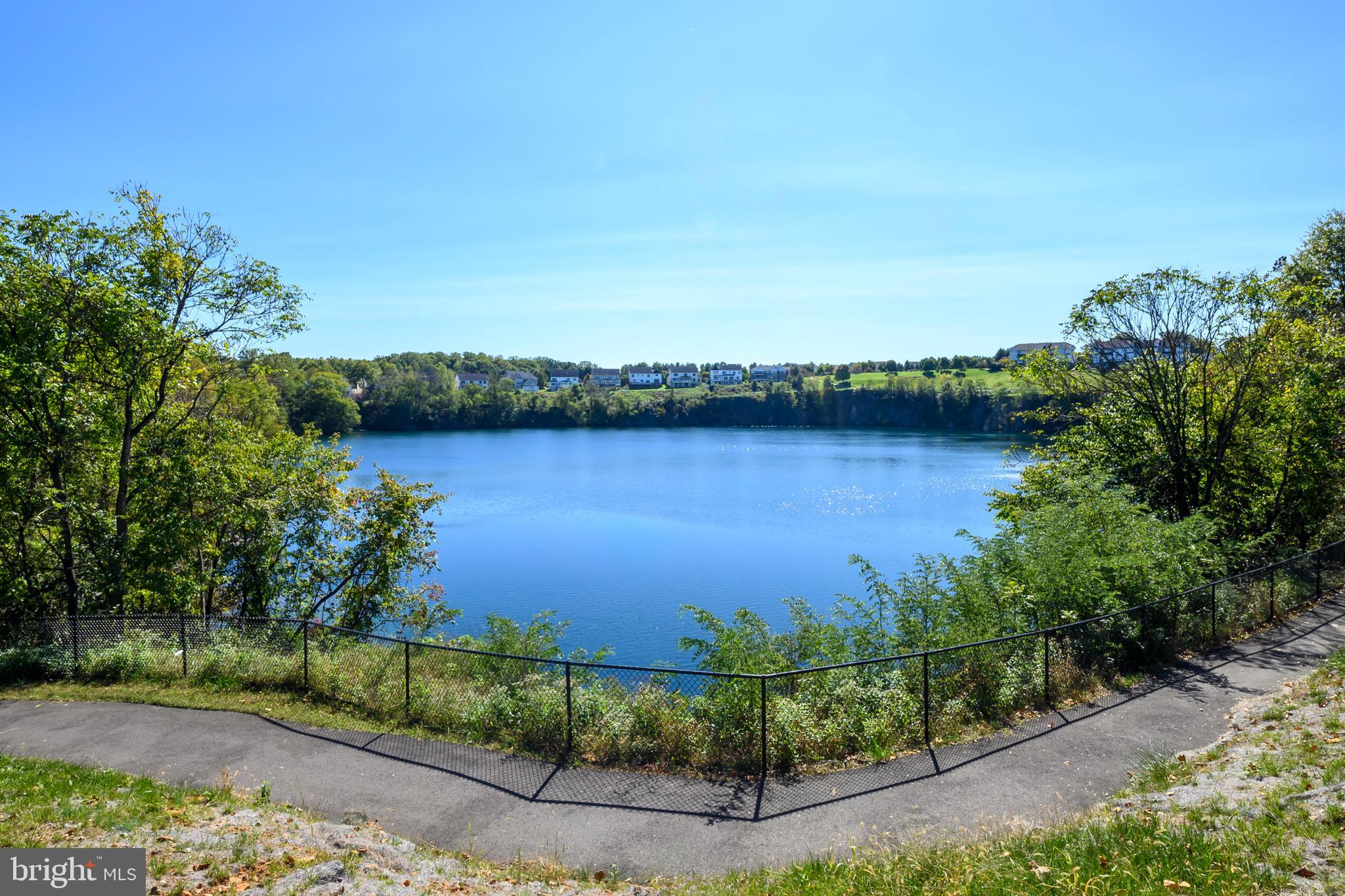 STONE LAKE - Residential