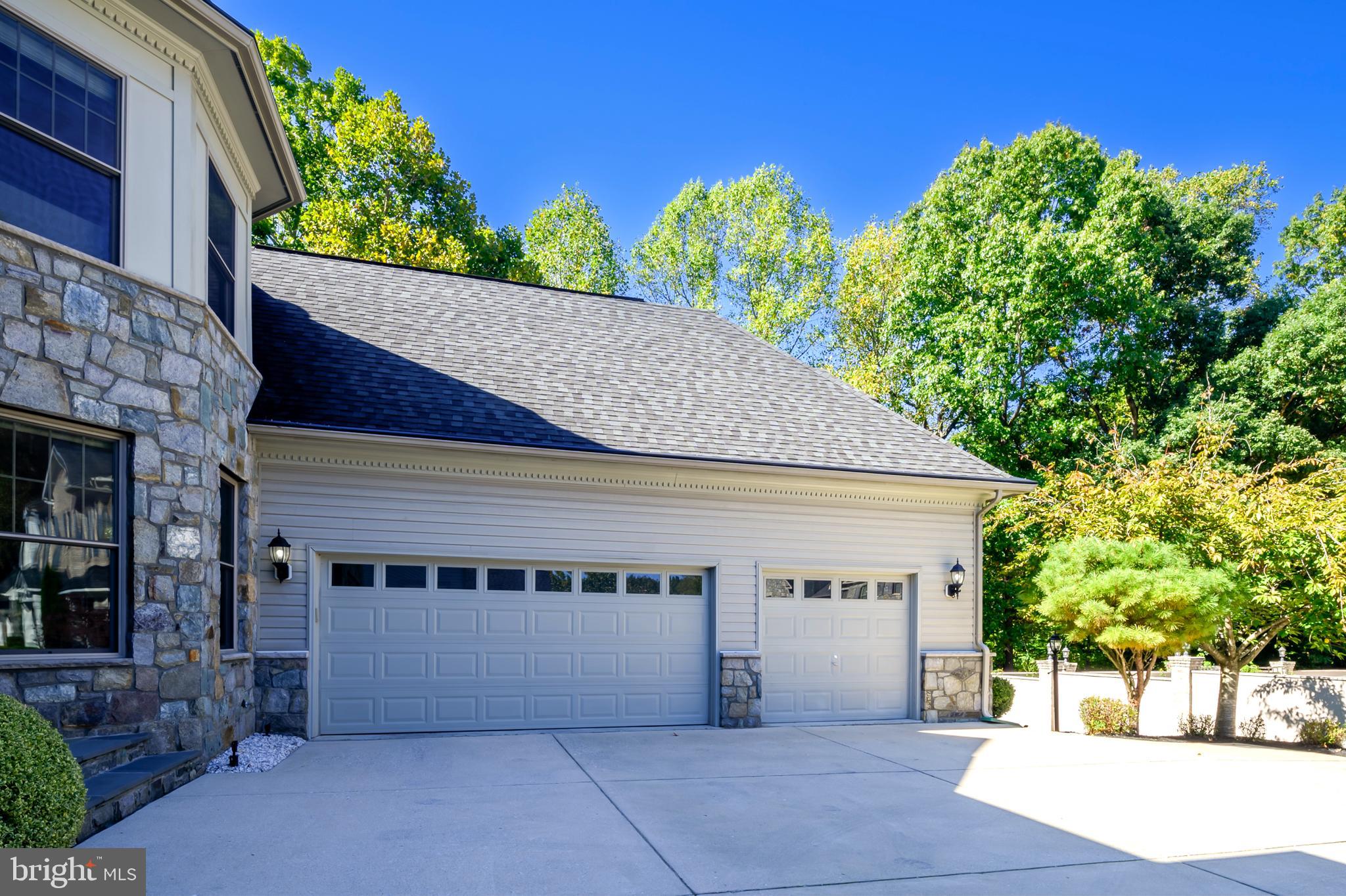 STONE LAKE - Residential