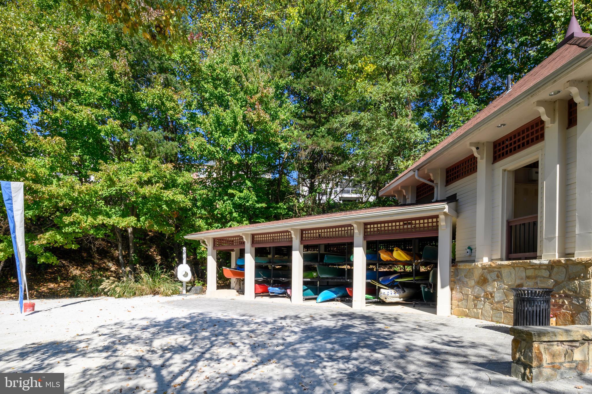 STONE LAKE - Residential