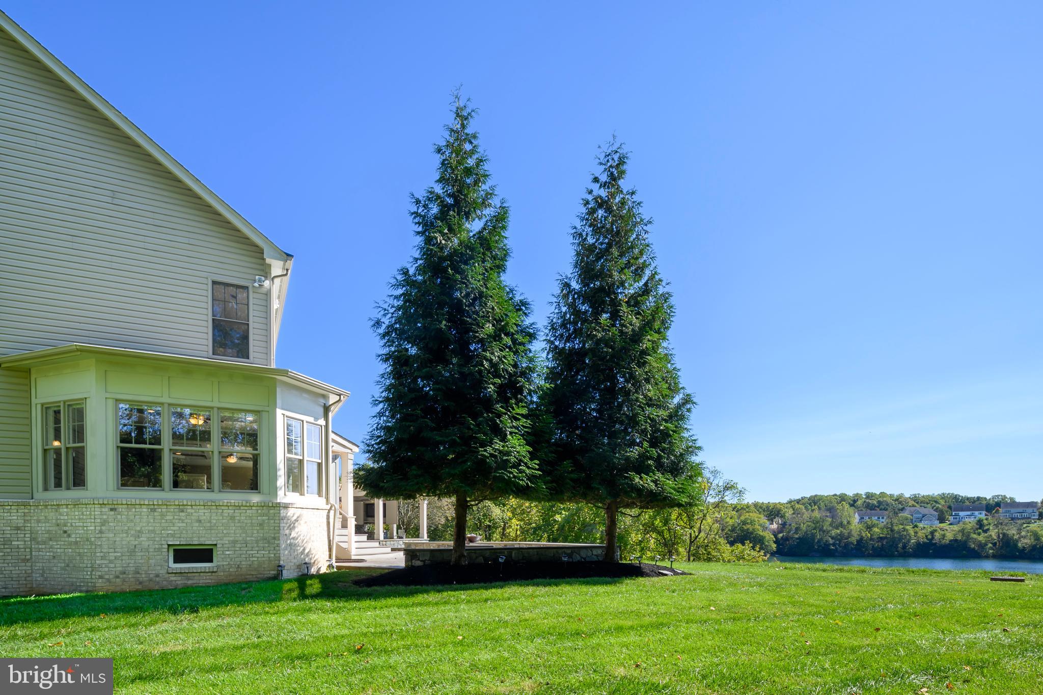 STONE LAKE - Residential