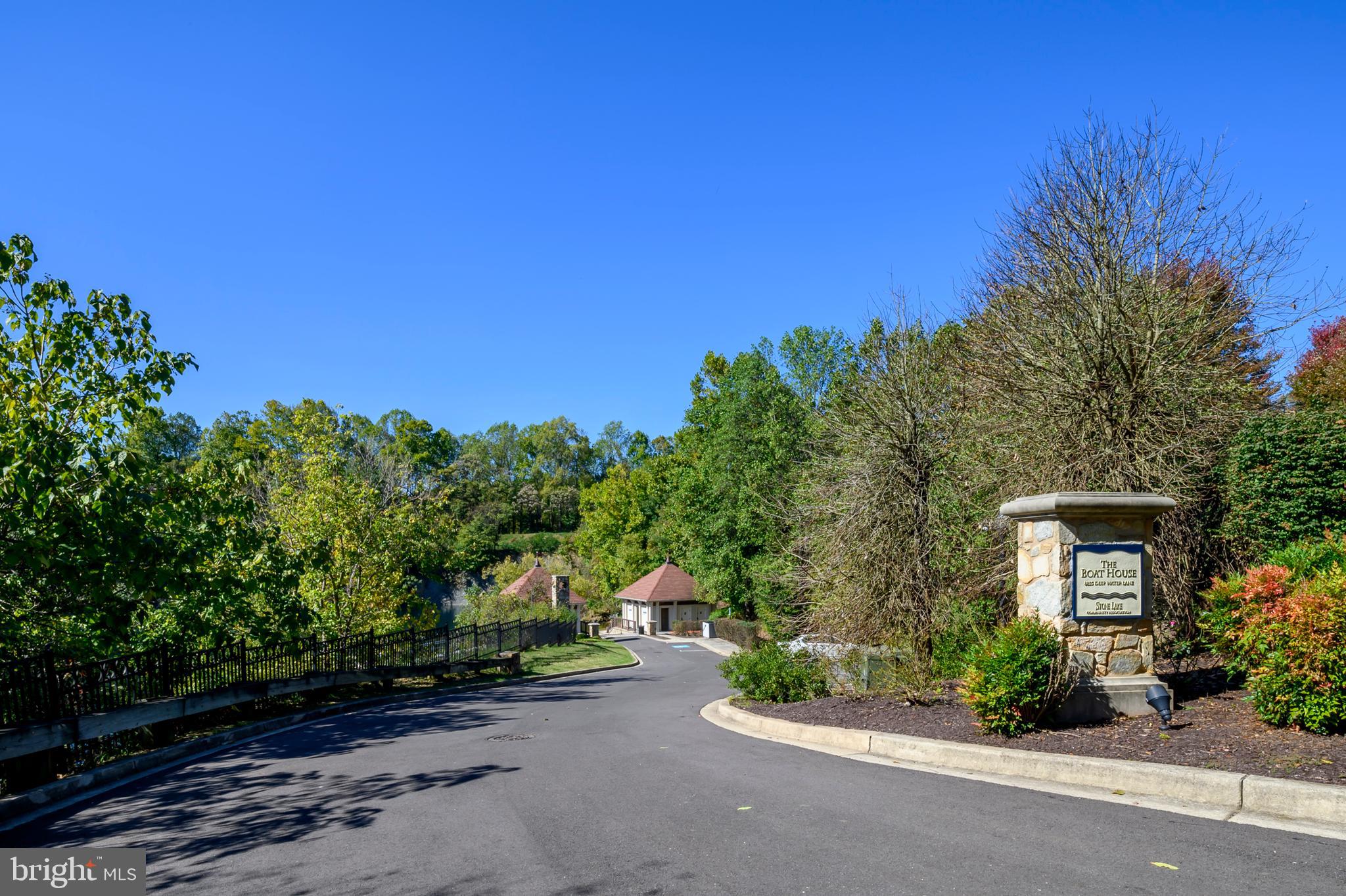 STONE LAKE - Residential