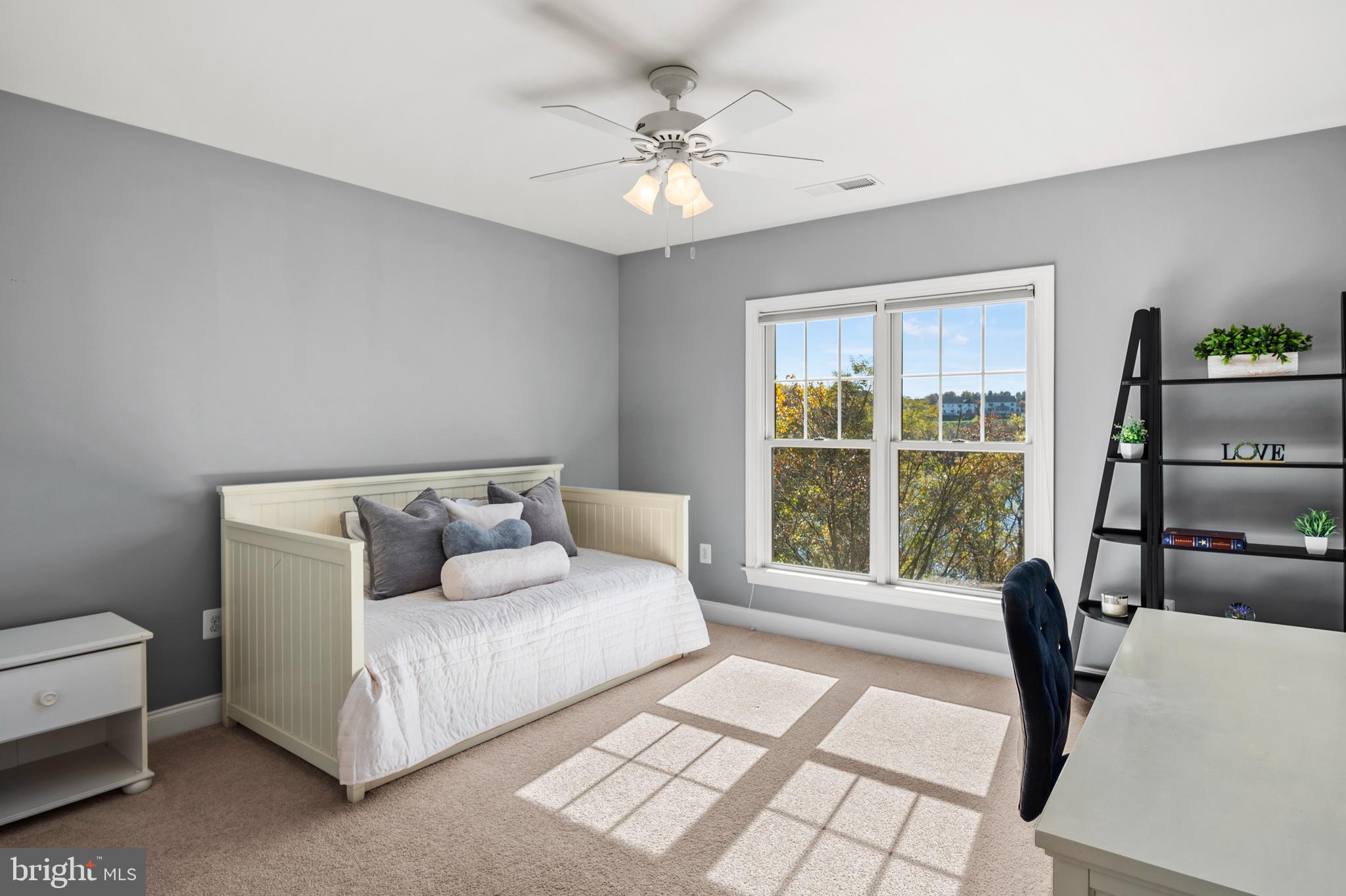 STONE LAKE - Residential