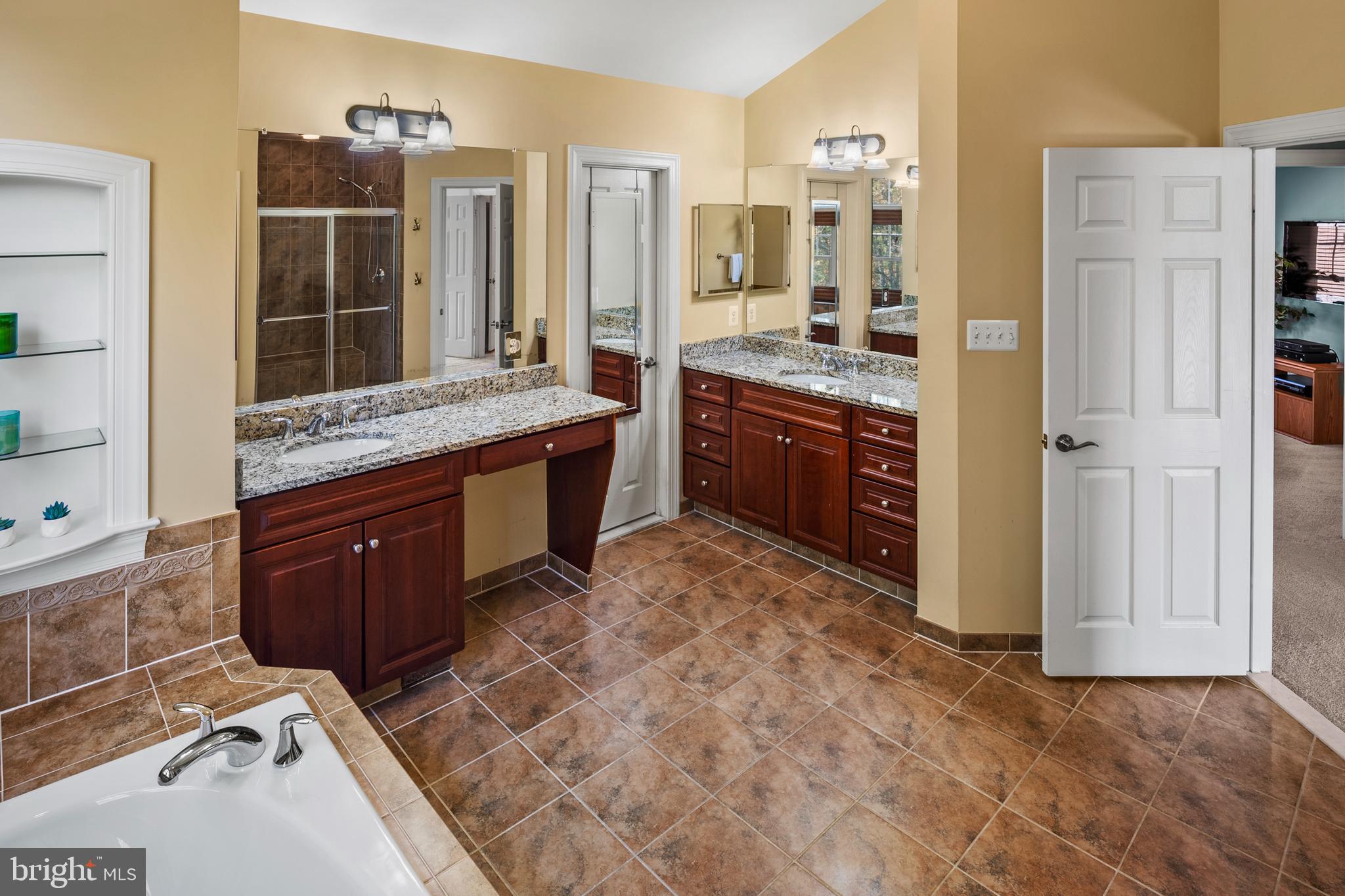 STONE LAKE - Residential