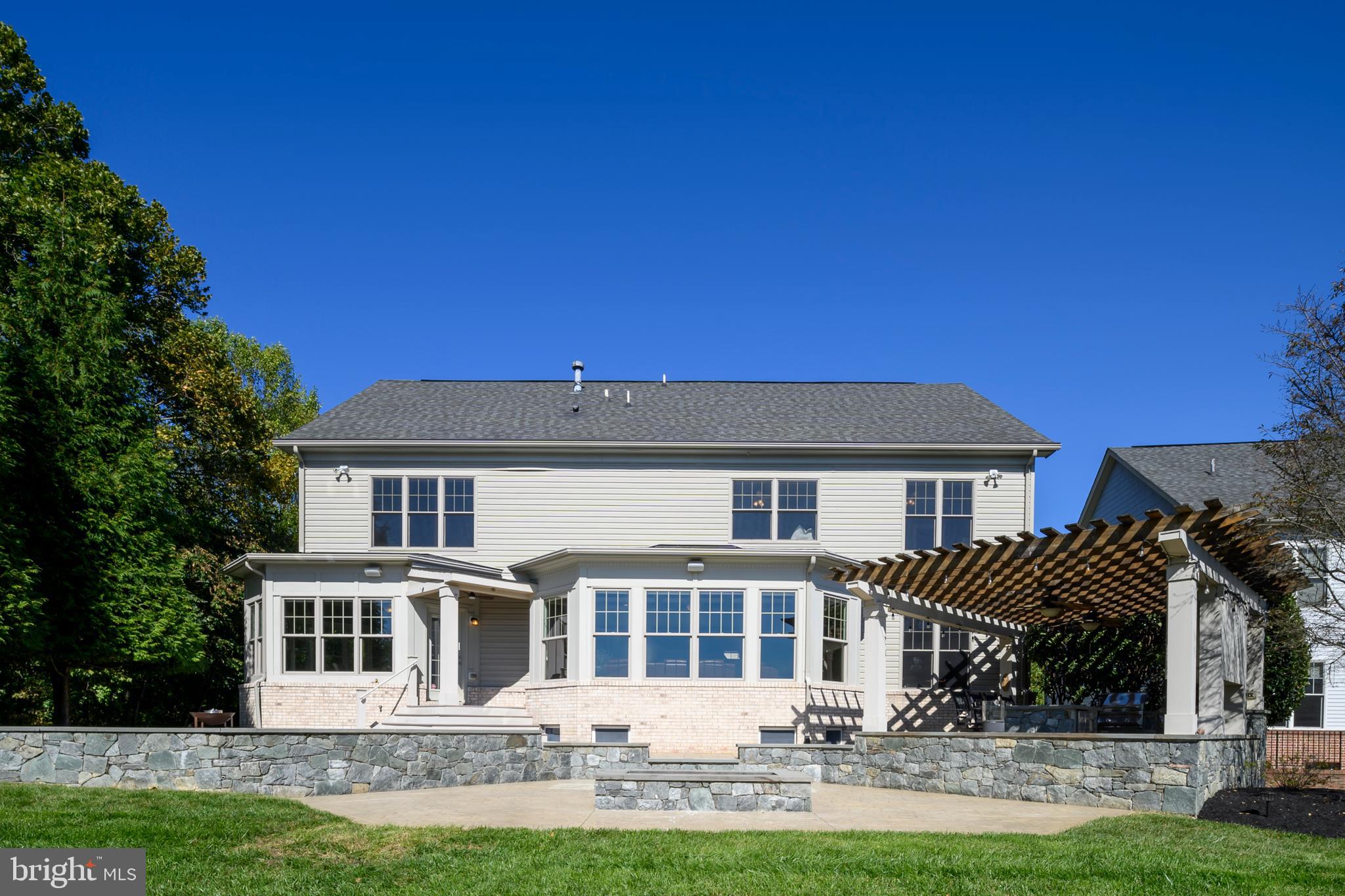 STONE LAKE - Residential