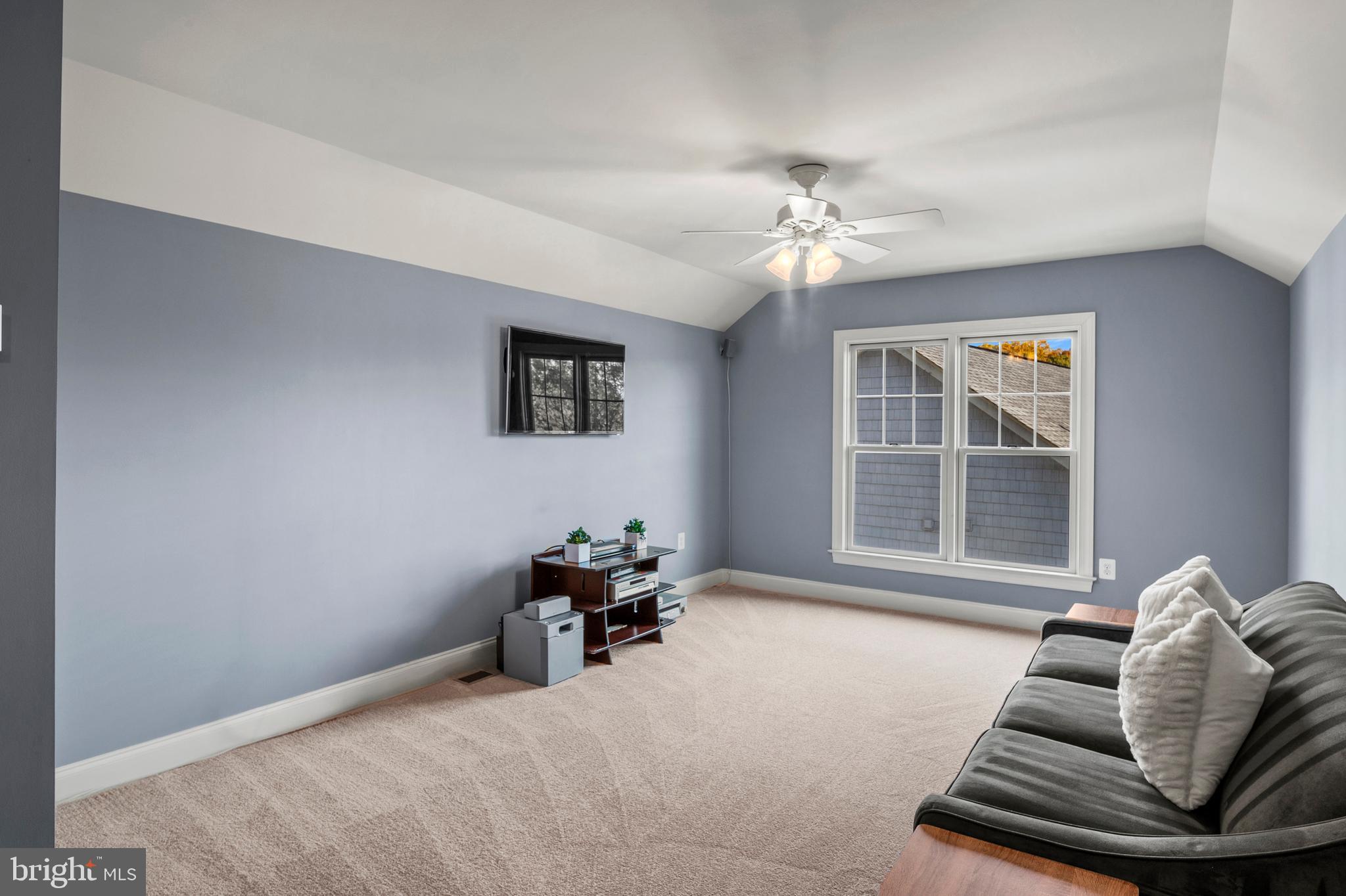 STONE LAKE - Residential