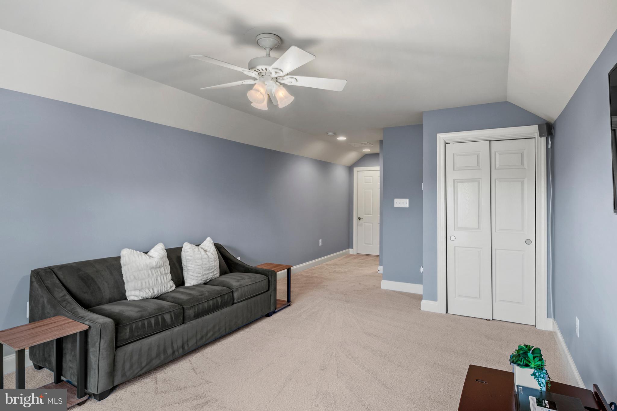 STONE LAKE - Residential