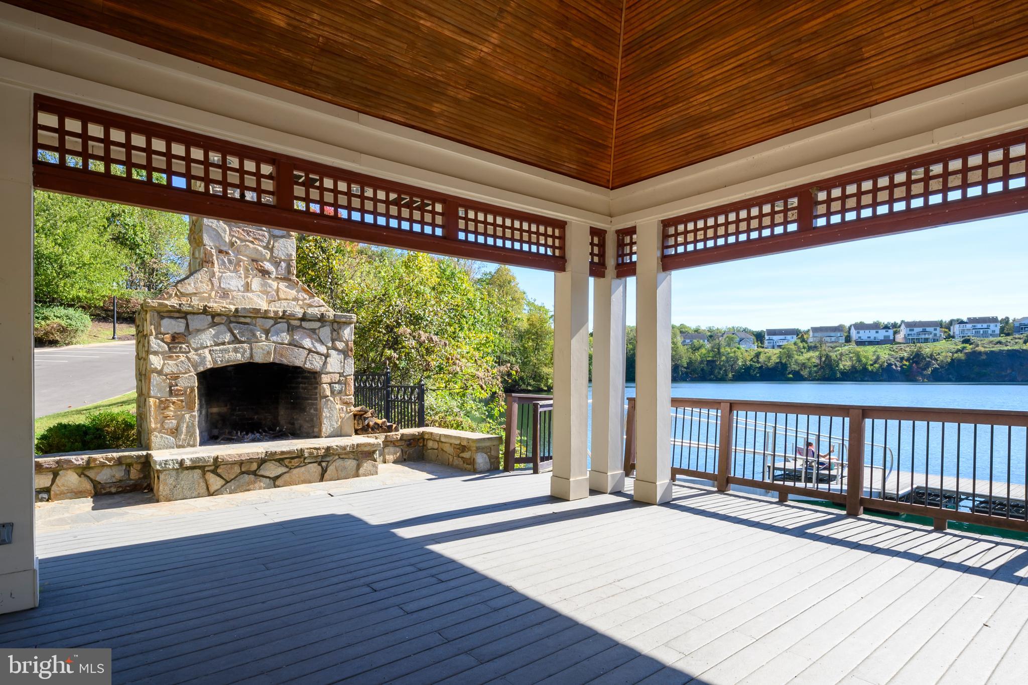 STONE LAKE - Residential