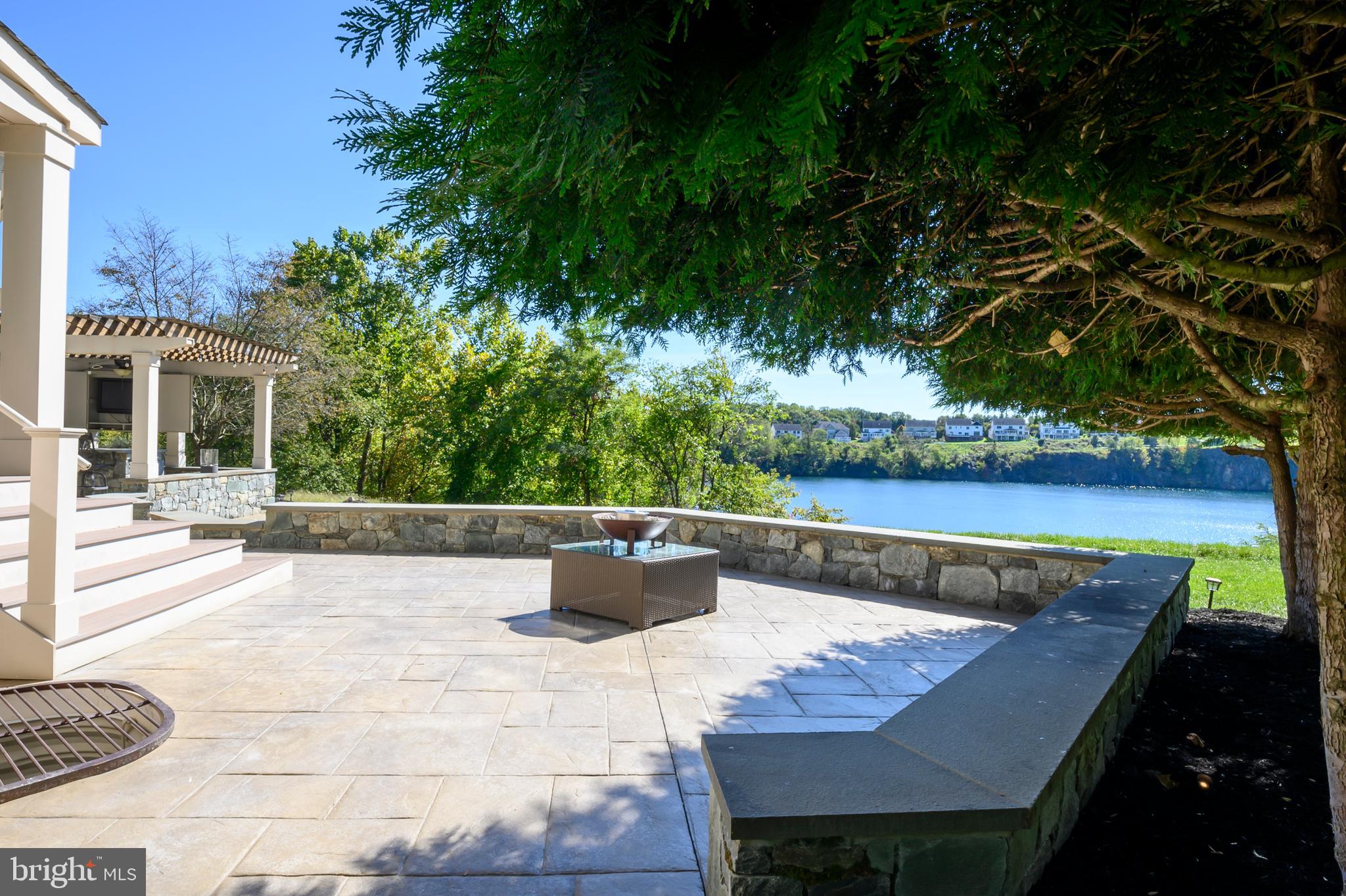 STONE LAKE - Residential