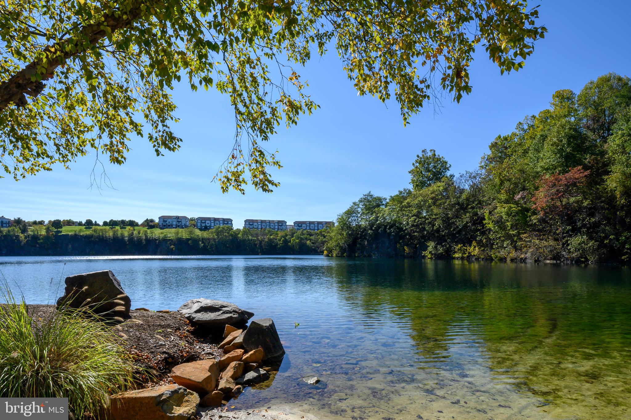 STONE LAKE - Residential