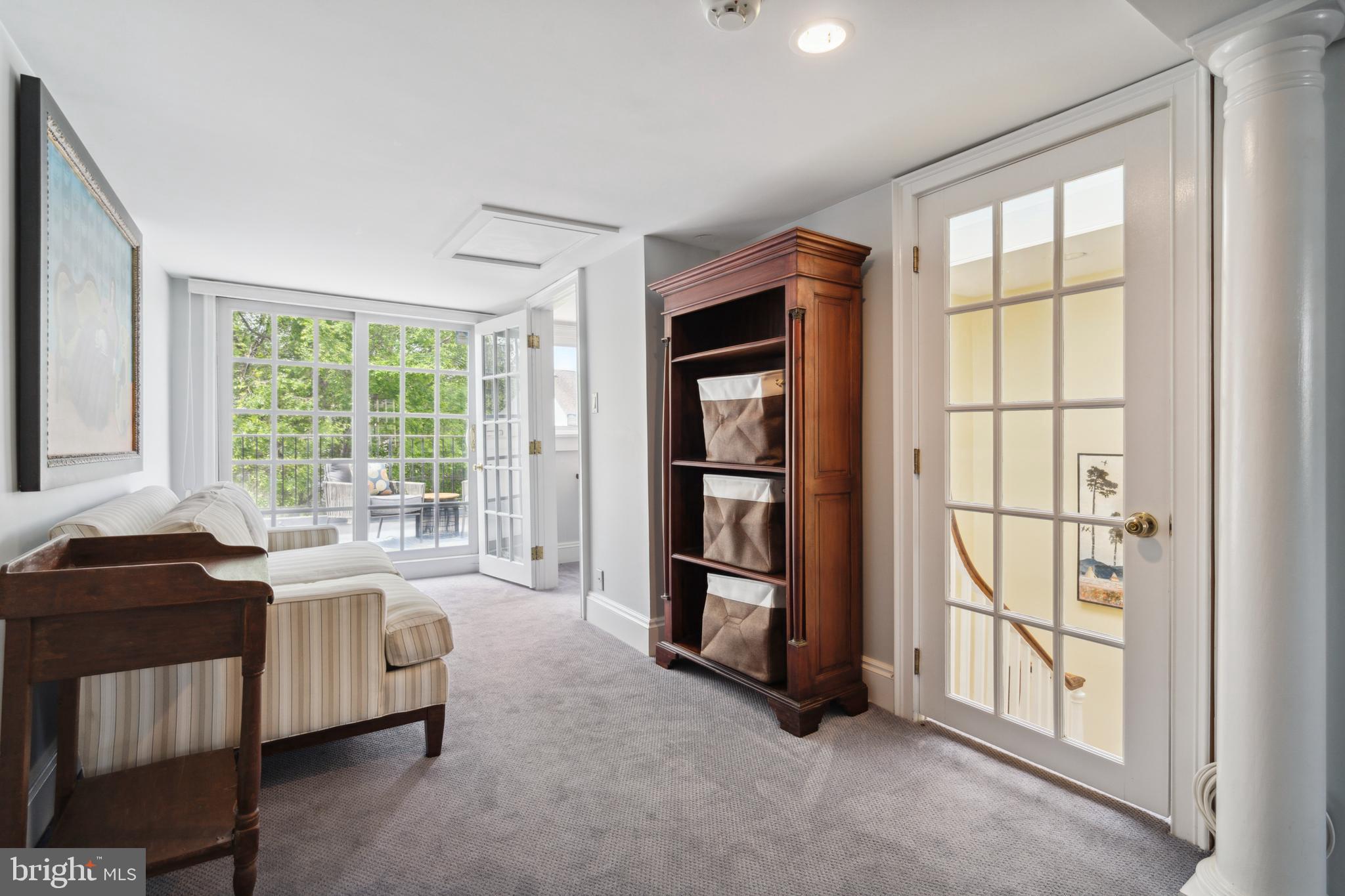 SOCIETY HILL - Residential