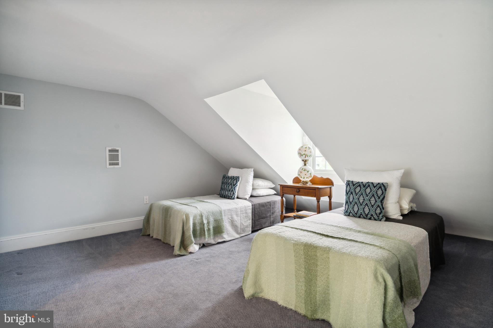 SOCIETY HILL - Residential