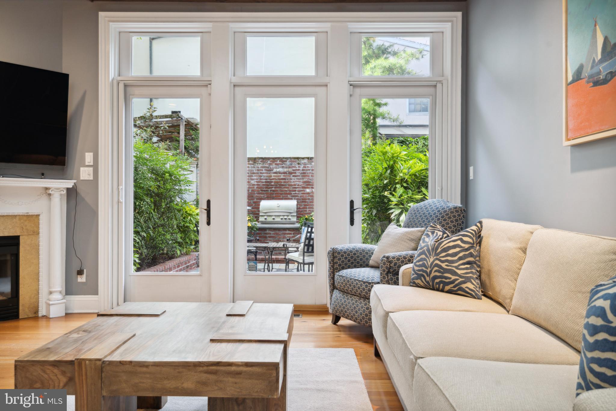 SOCIETY HILL - Residential