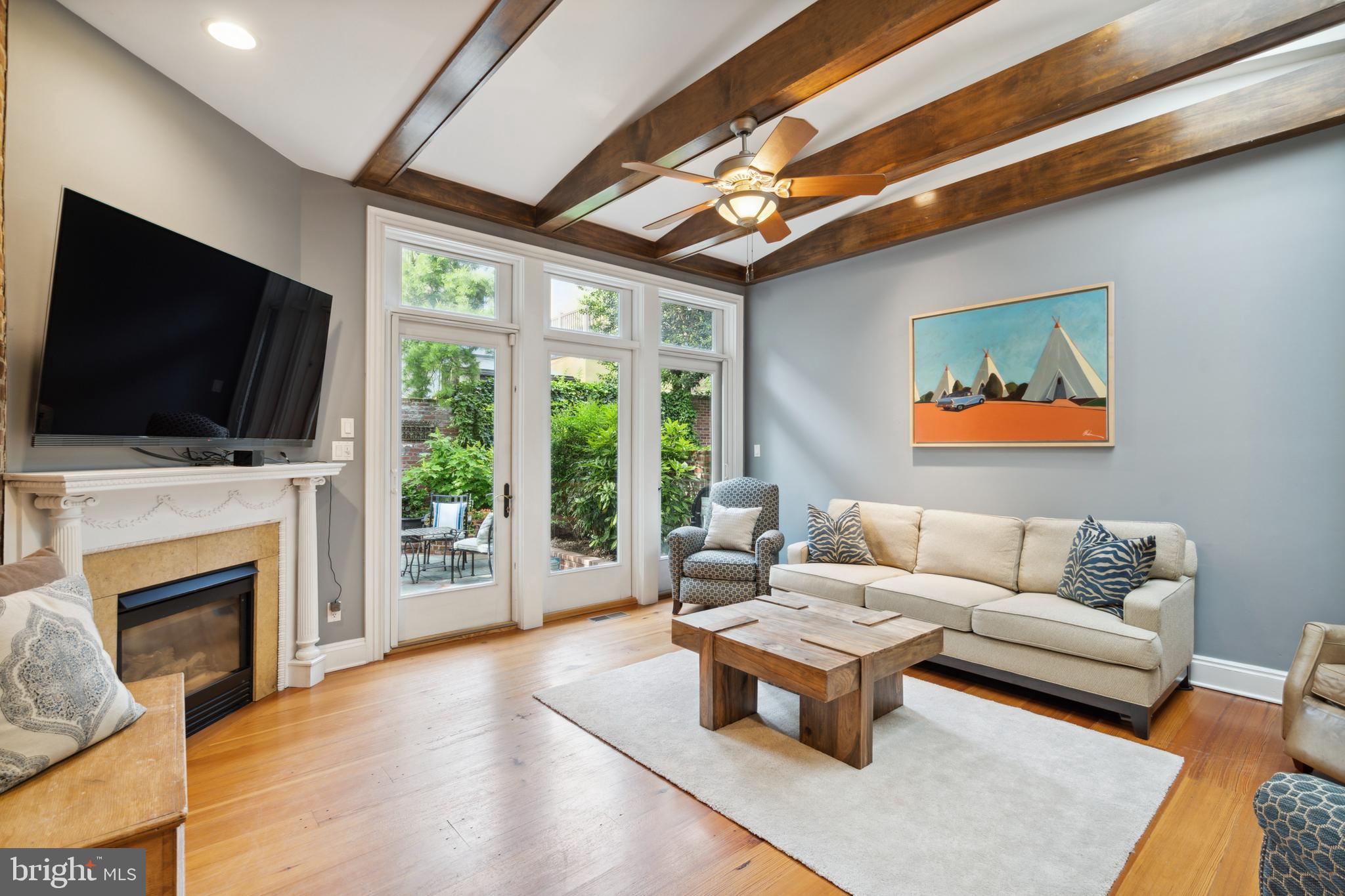 SOCIETY HILL - Residential