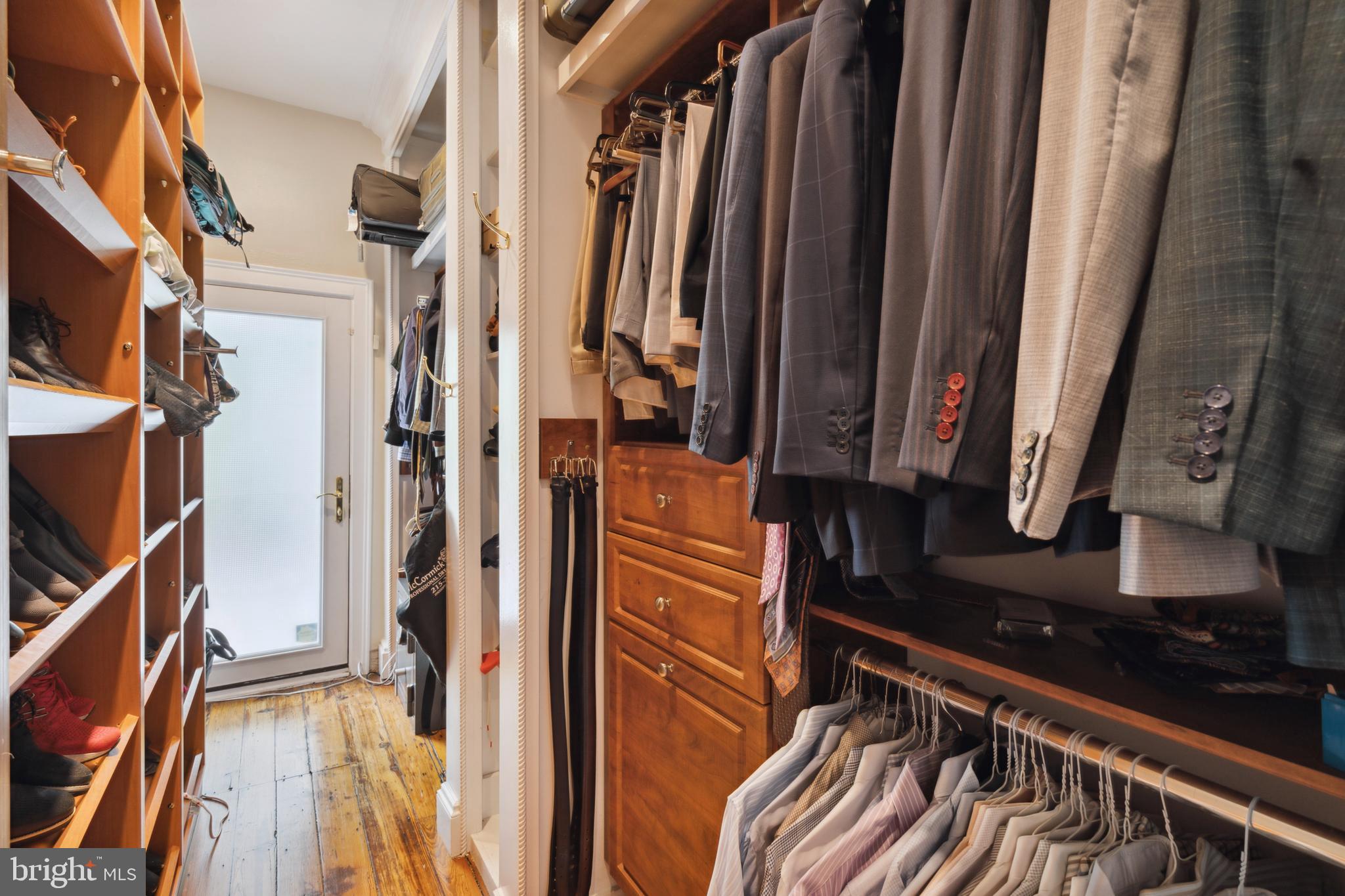 SOCIETY HILL - Residential