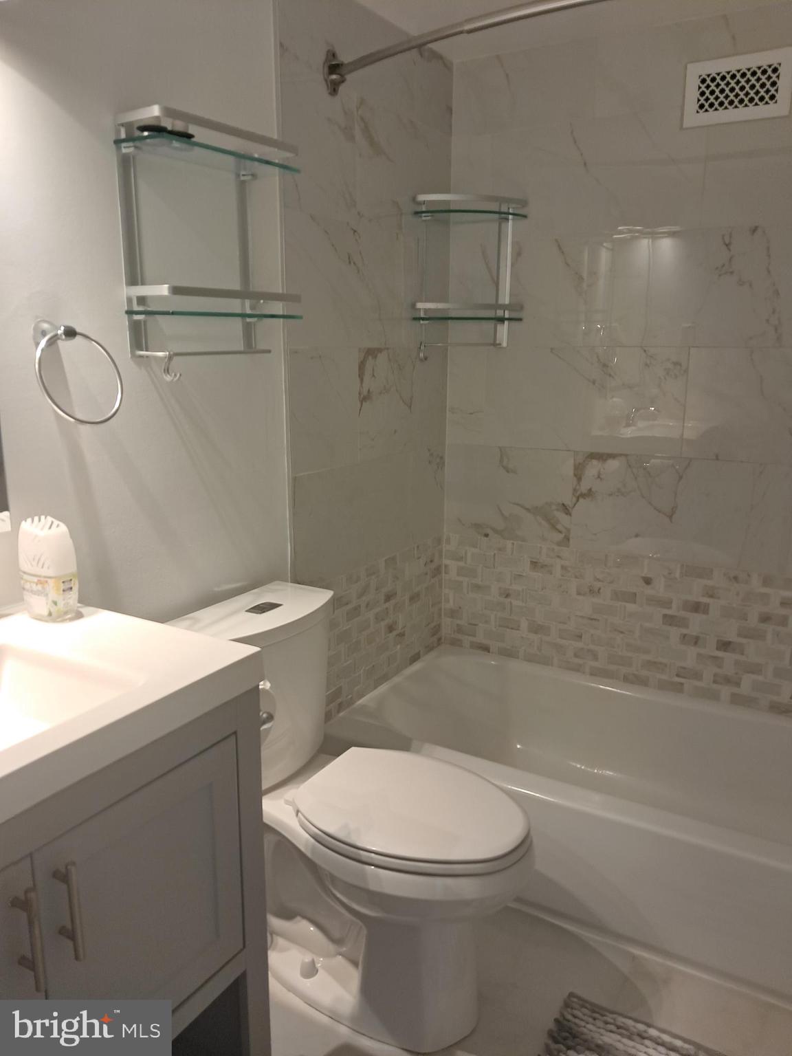 AMERICANA CENTRE - Residential