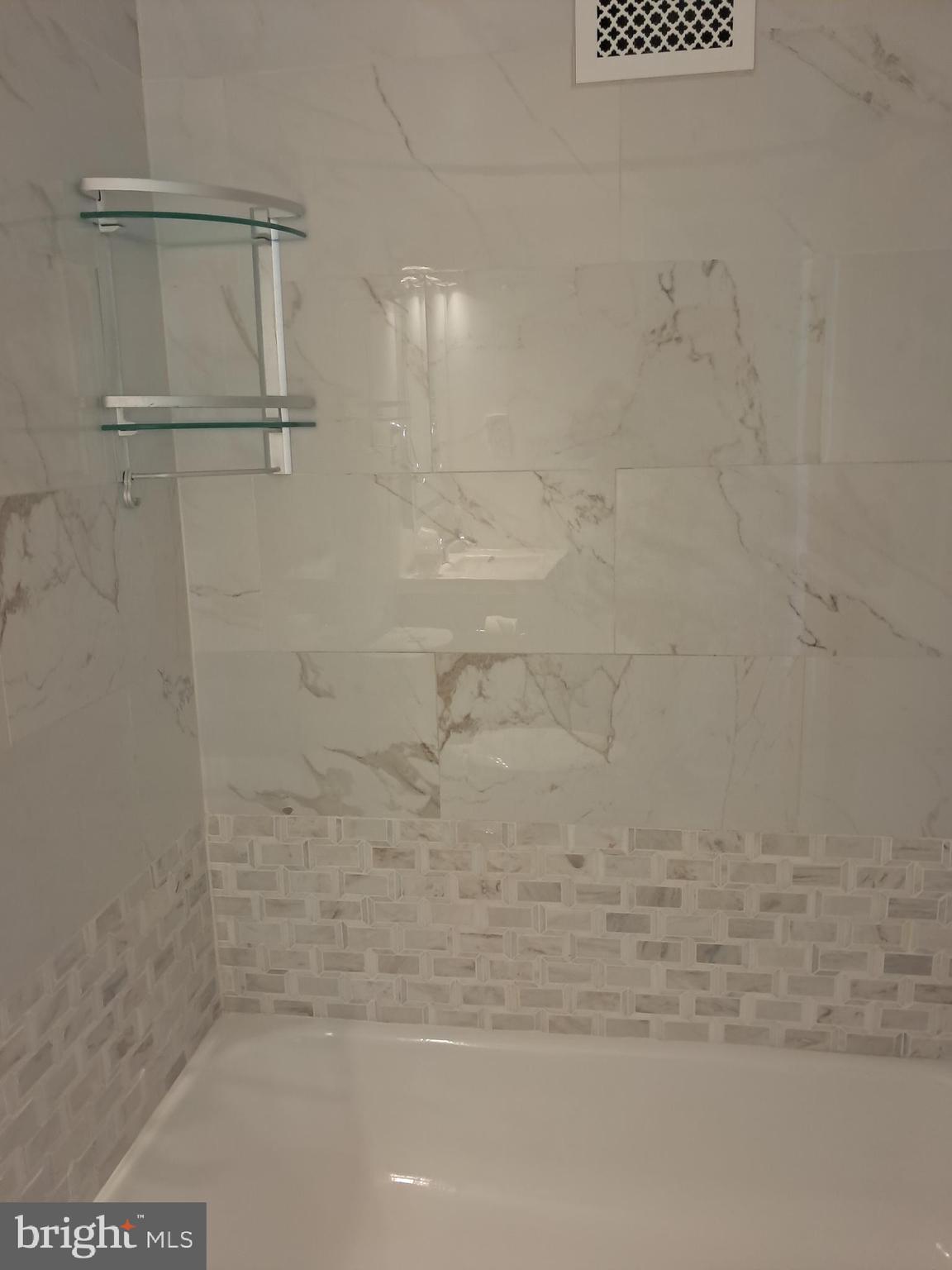 AMERICANA CENTRE - Residential