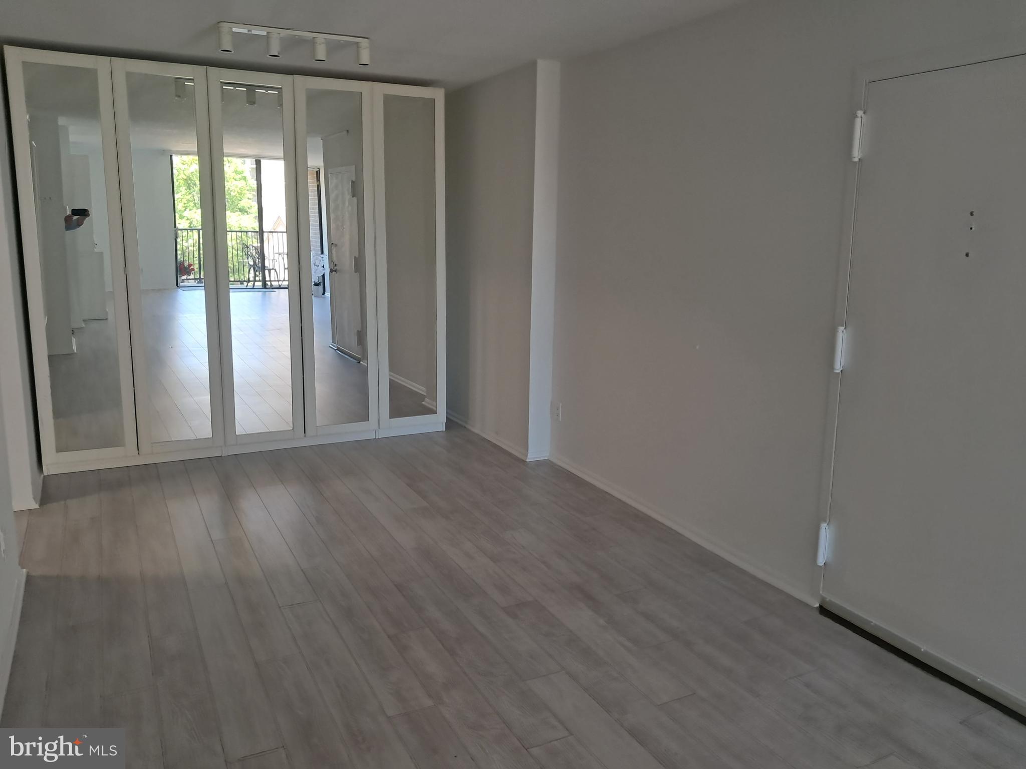 AMERICANA CENTRE - Residential