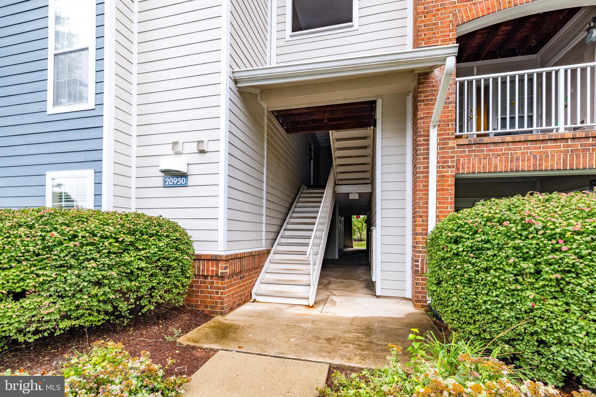 ASHBURN FARM - Residential Lease