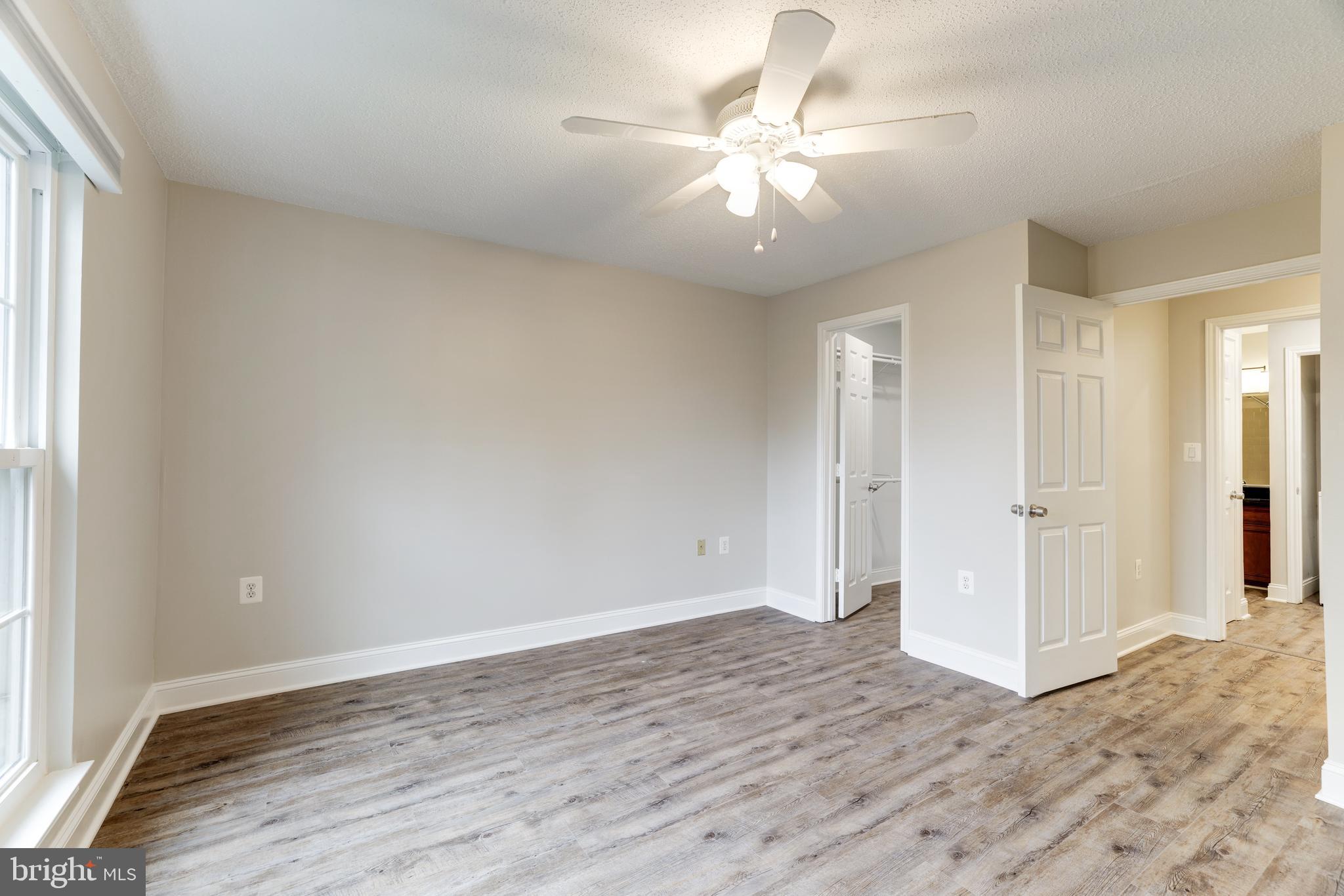 ASHBURN FARM - Residential Lease