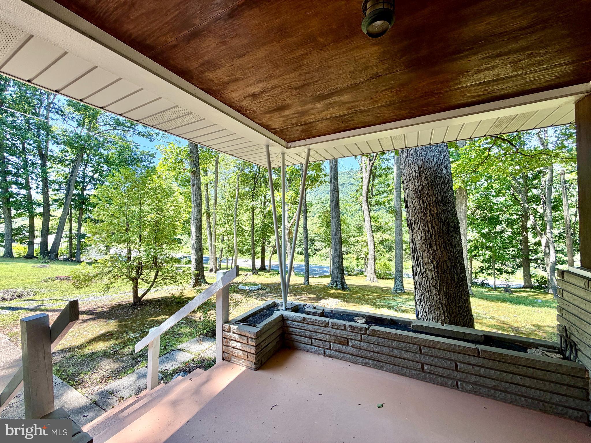 624 RAYSTOWN ROAD