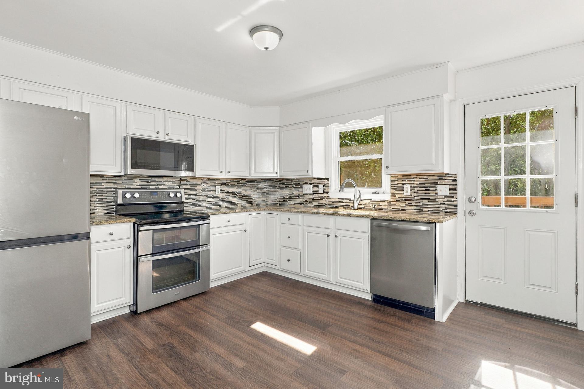 320 BARON COURT