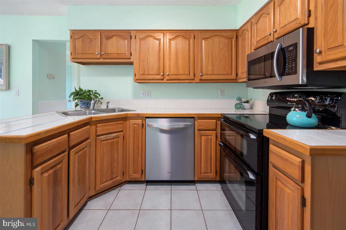 OYSTER HARBOR - Residential