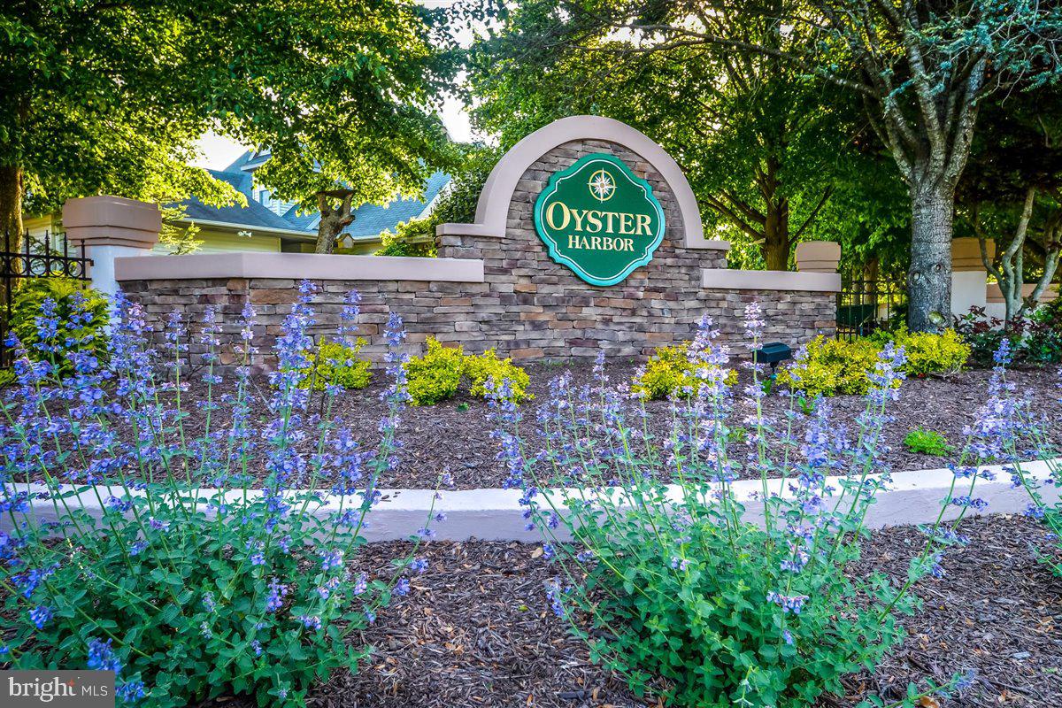 OYSTER HARBOR - Residential