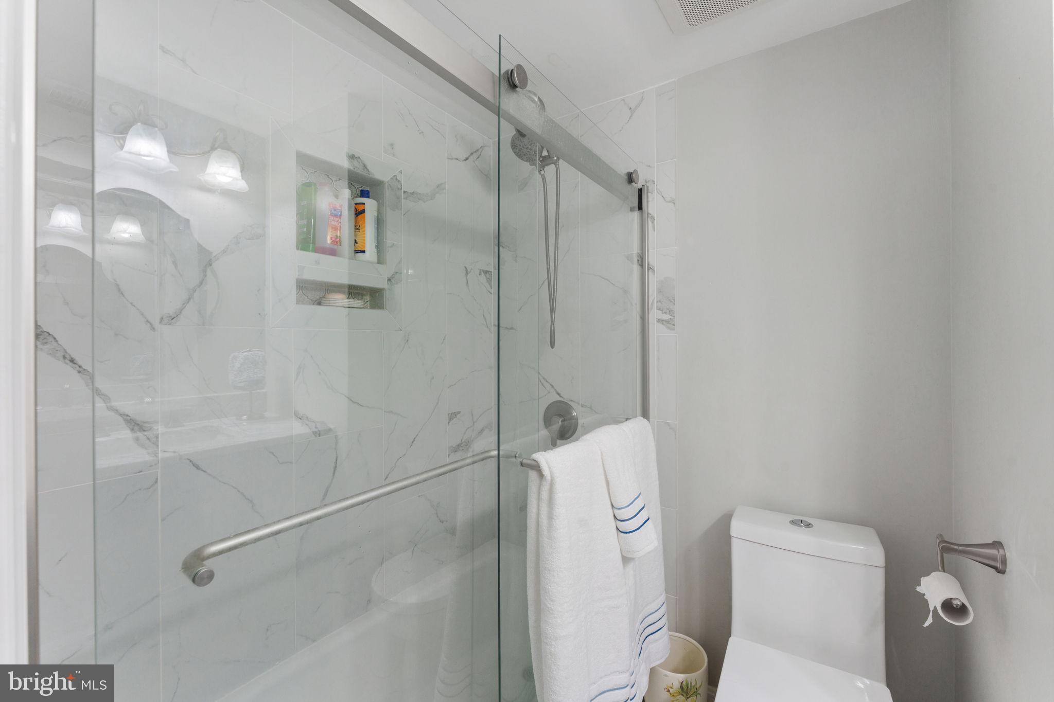 OAK TREE - Residential