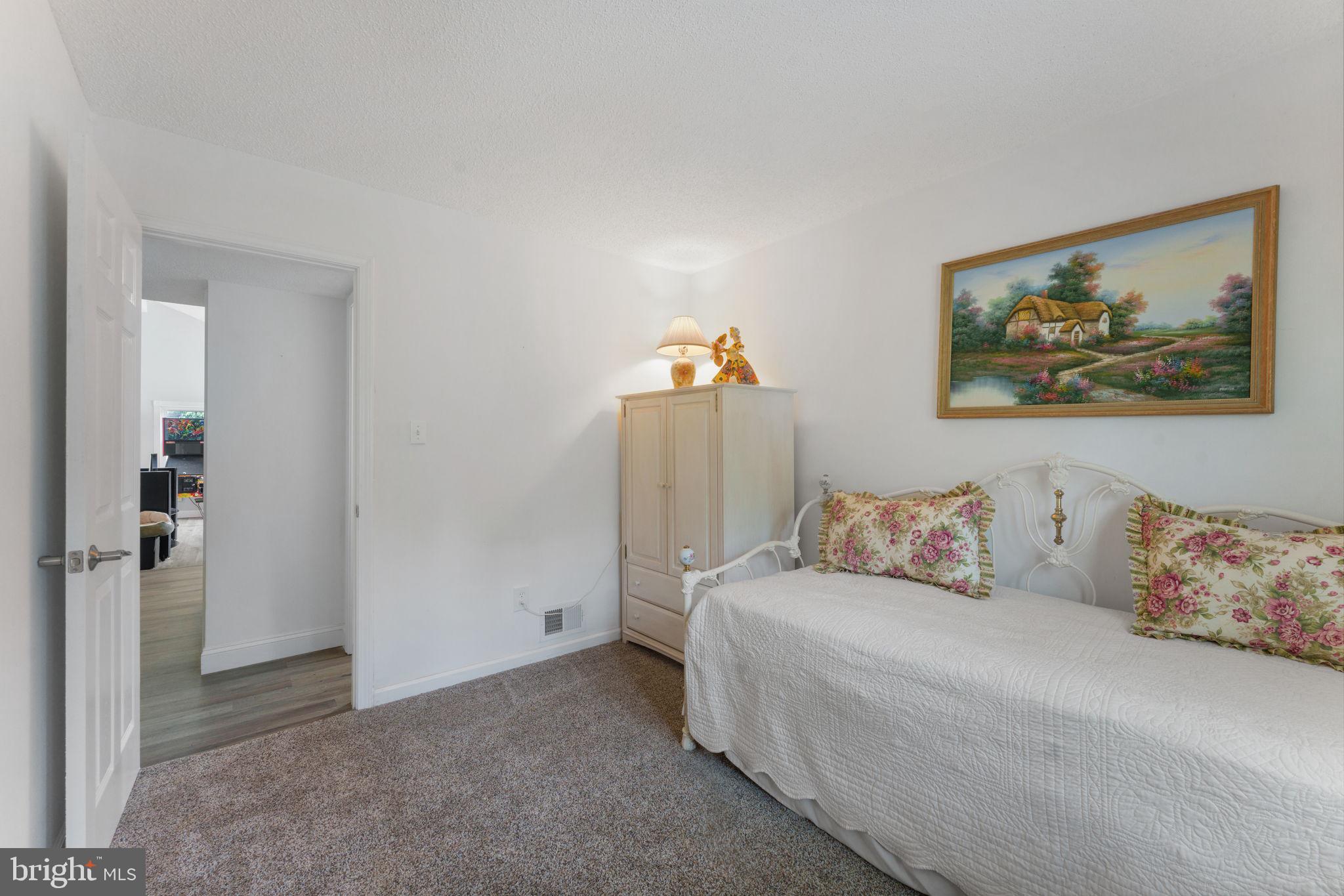 OAK TREE - Residential