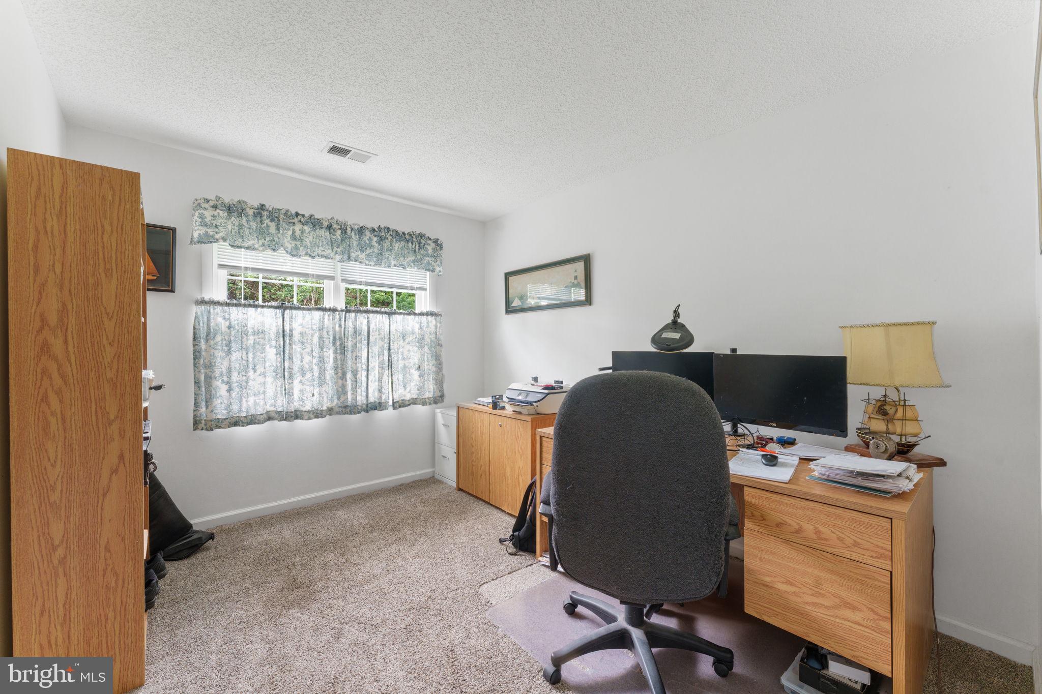 OAK TREE - Residential