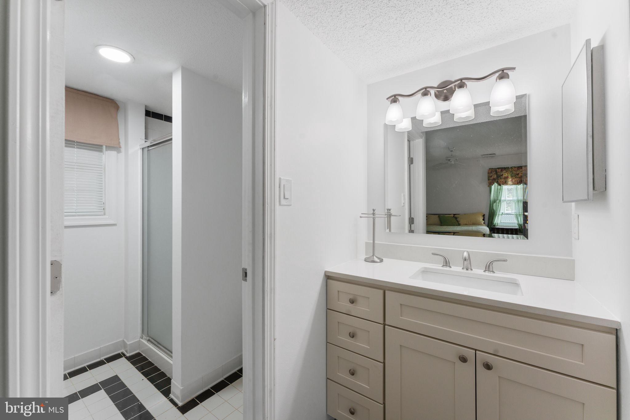 OAK TREE - Residential