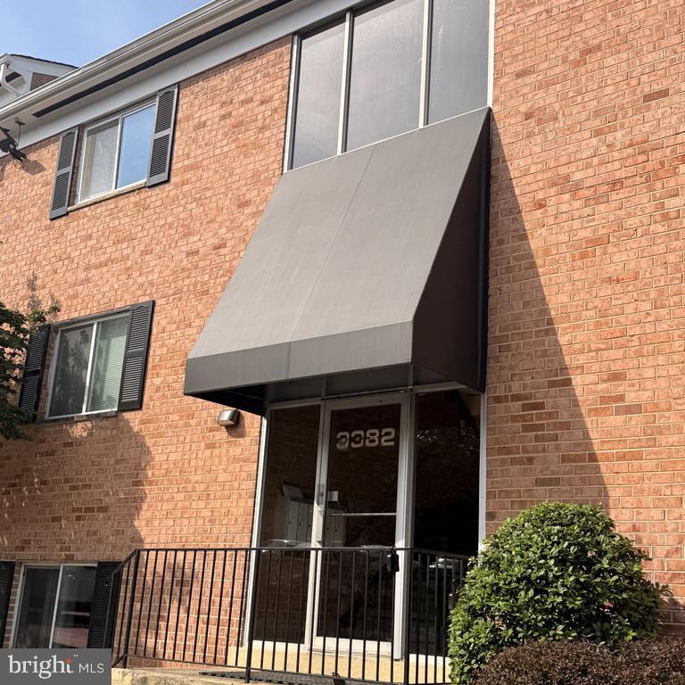 3382 HEWITT AVENUE 202