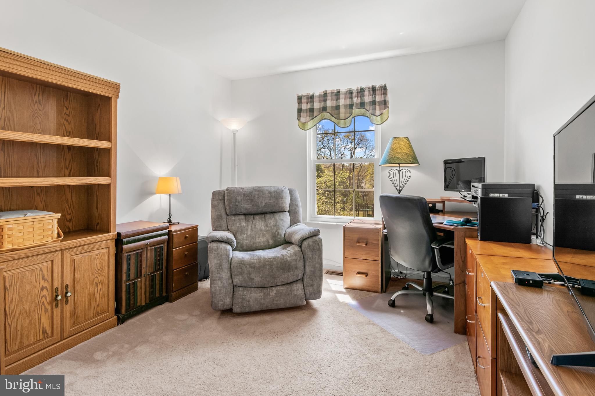 QUEENS PARK - Residential