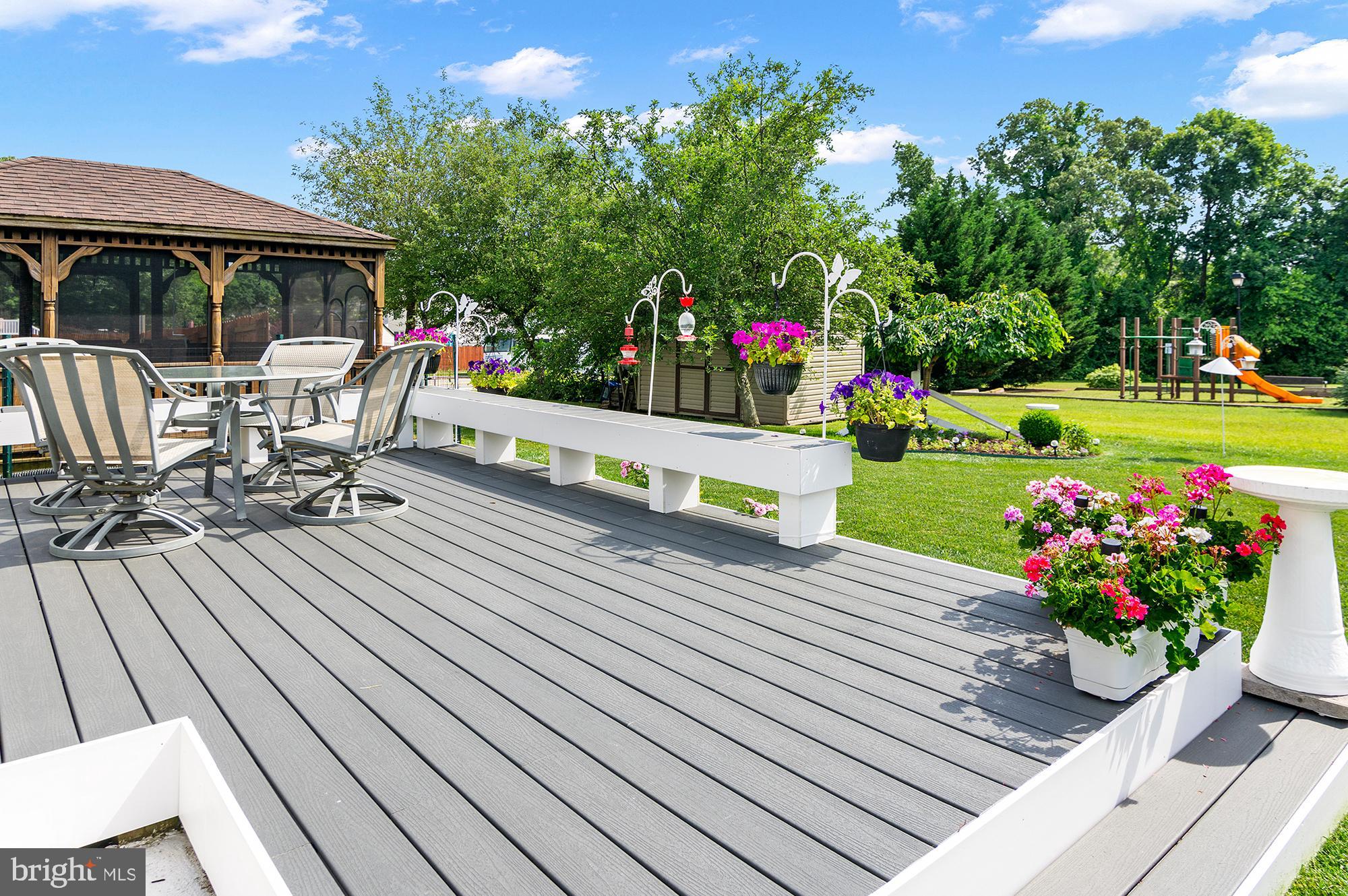 QUEENS PARK - Residential