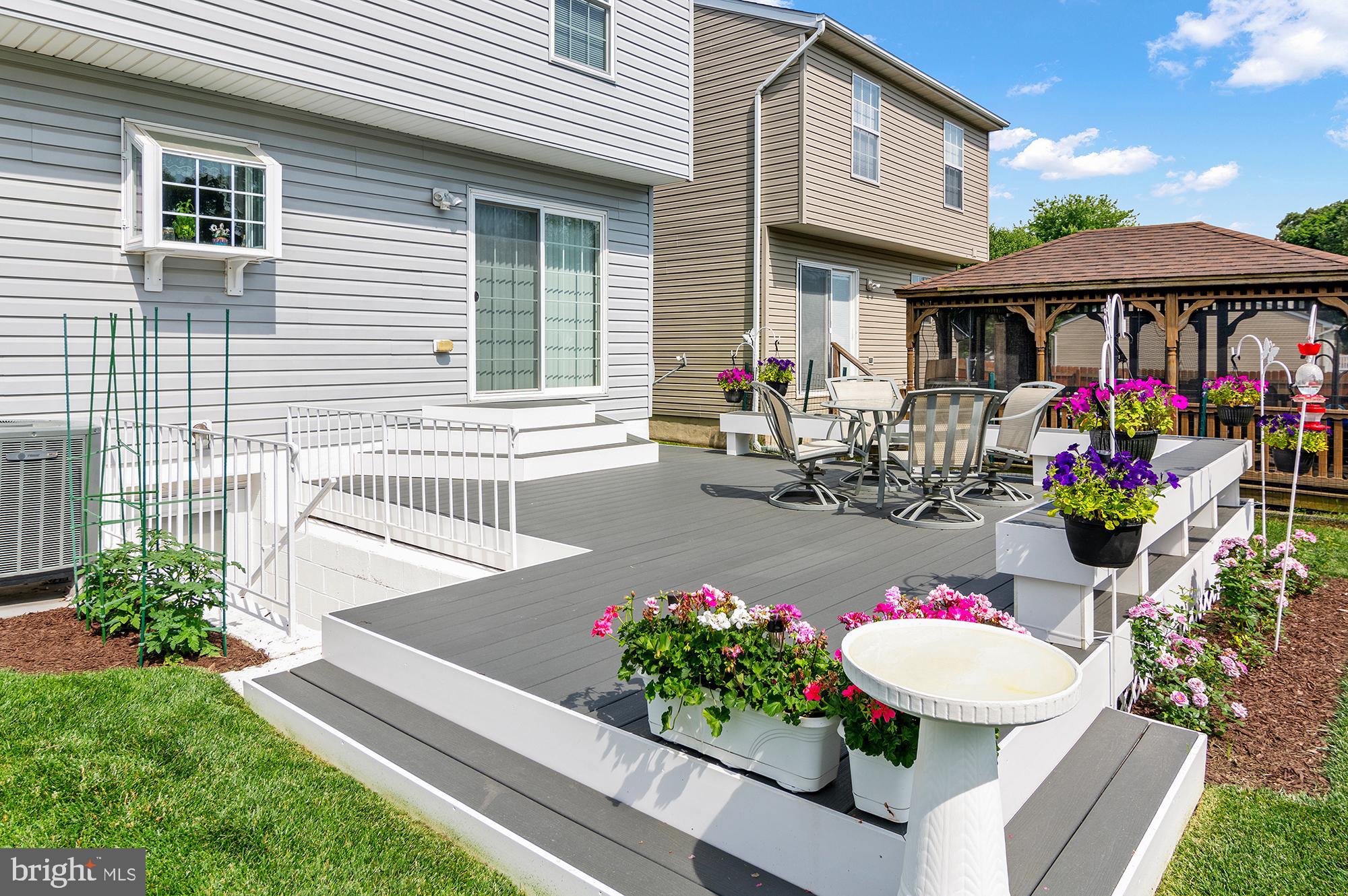 QUEENS PARK - Residential