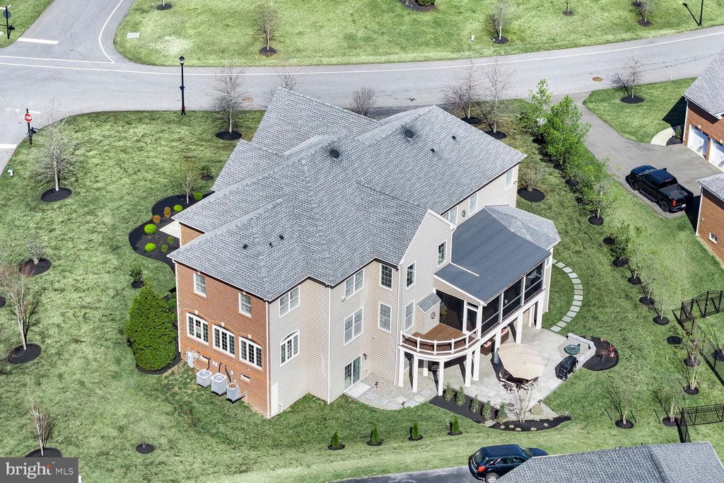 listing image 95