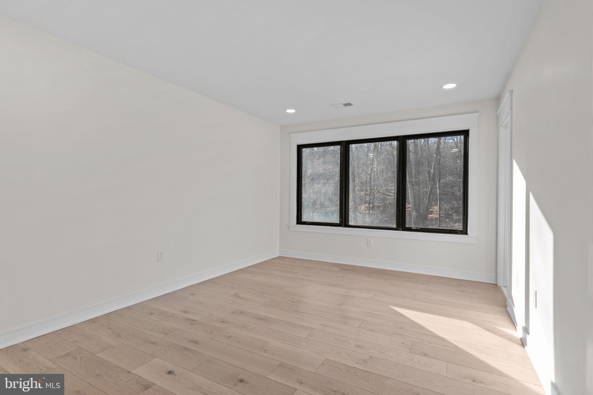 PINEVILLE - Residential