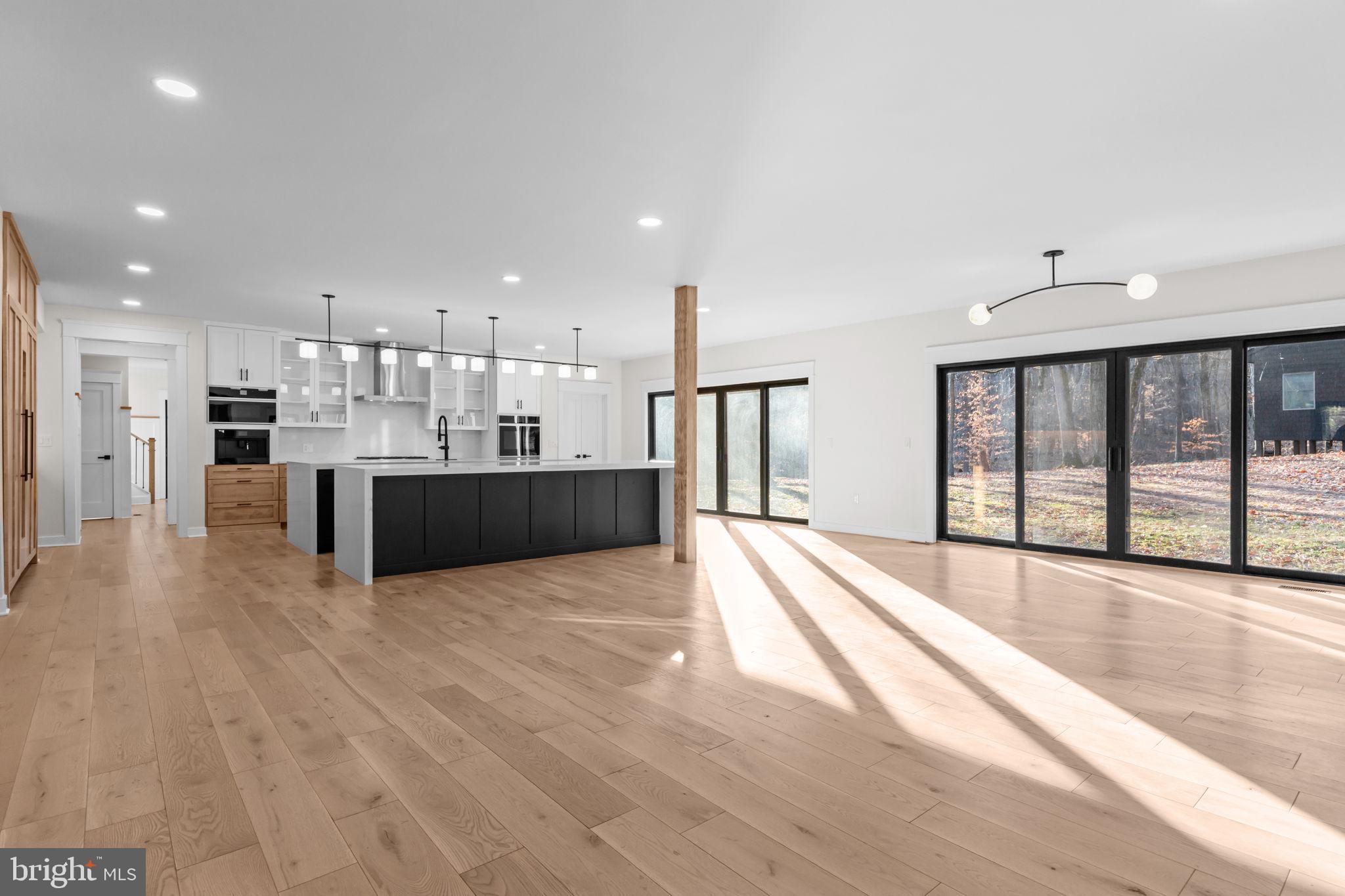 PINEVILLE - Residential