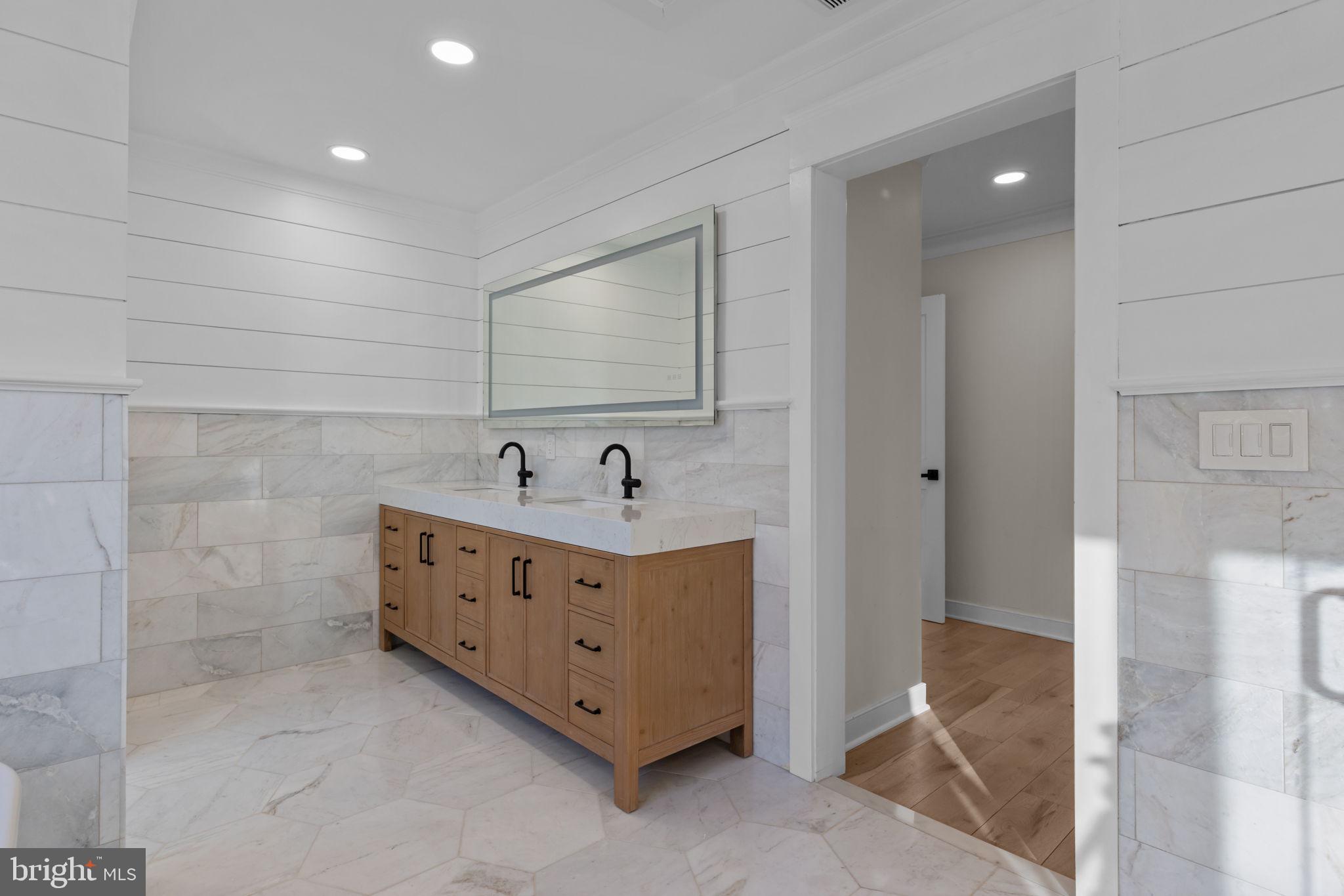 PINEVILLE - Residential