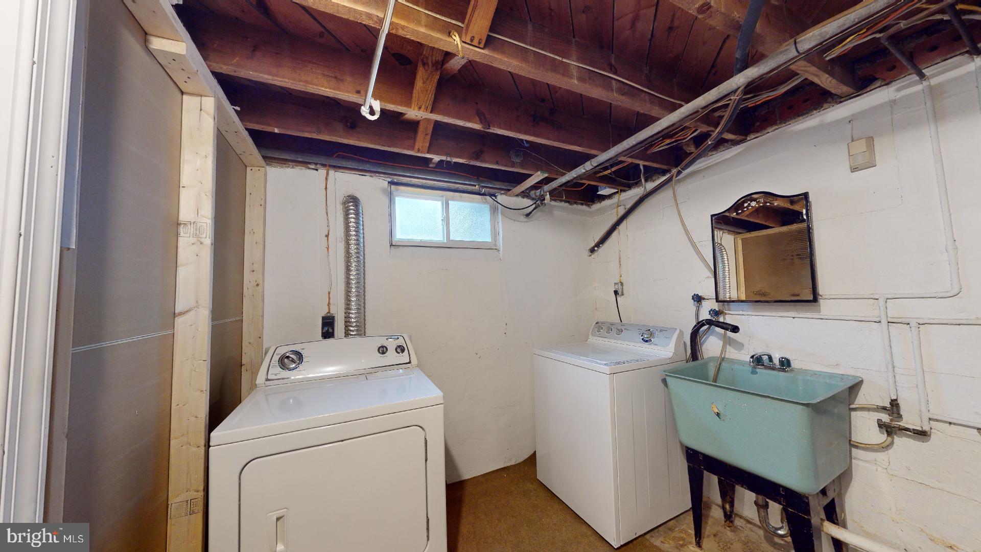 HUNTINGTON - Residential Lease