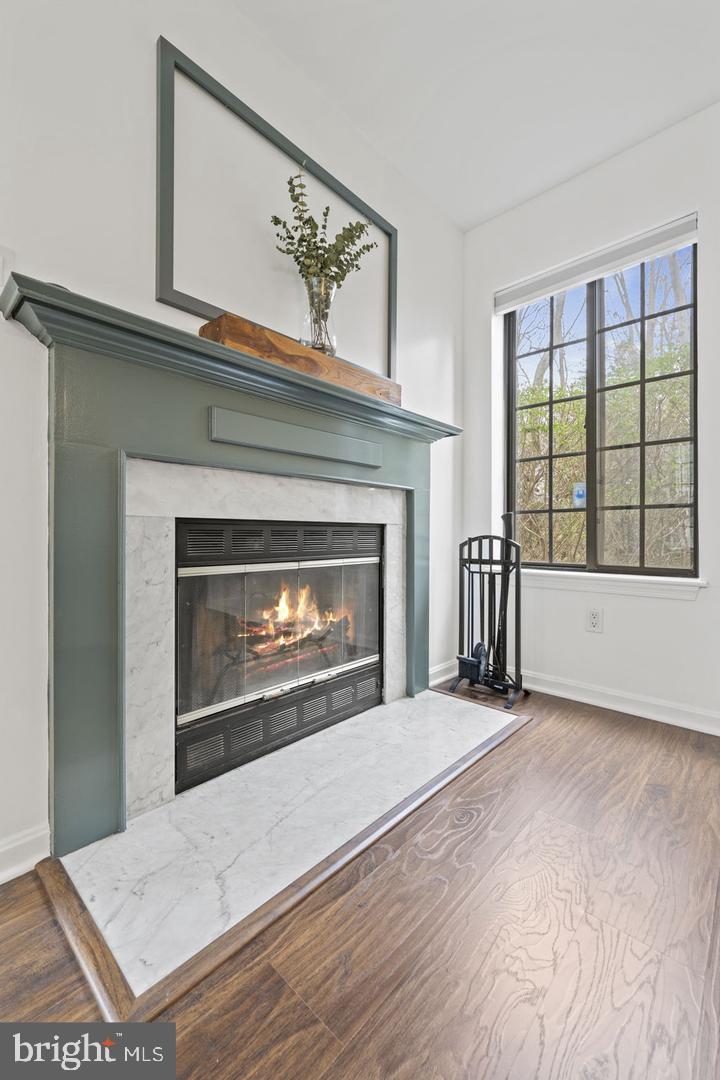 TIERS AT MANCHESTER LAKE - Residential Lease