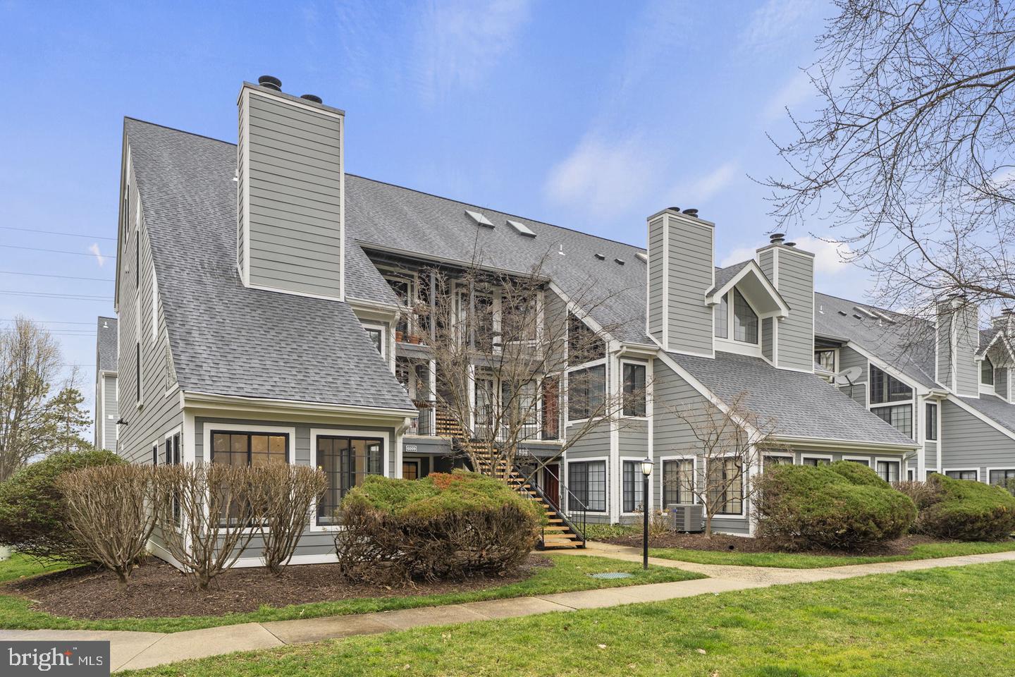 TIERS AT MANCHESTER LAKE - Residential Lease