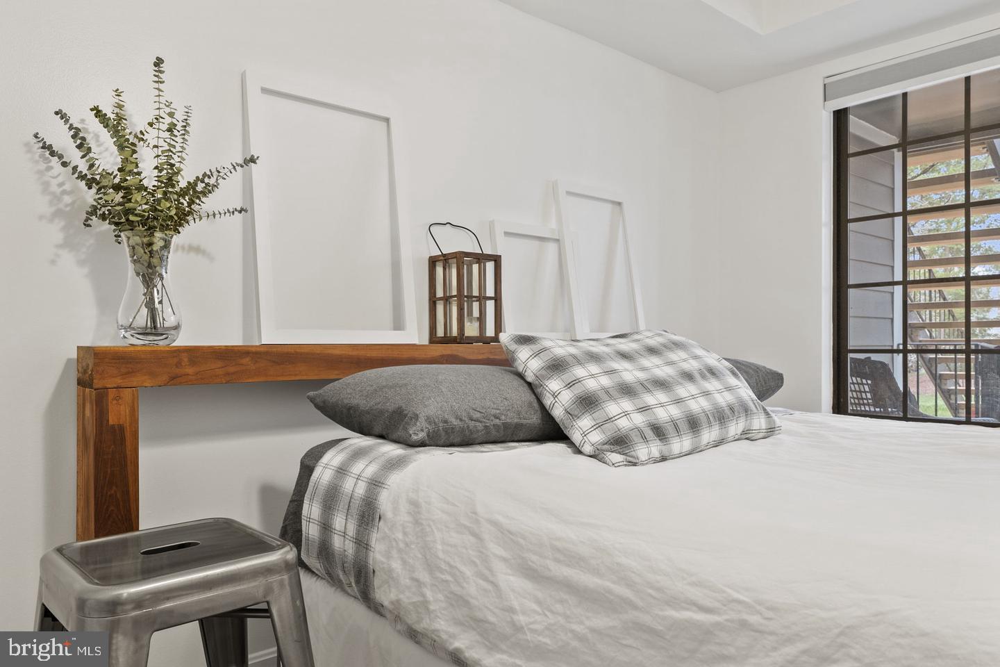 TIERS AT MANCHESTER LAKE - Residential Lease