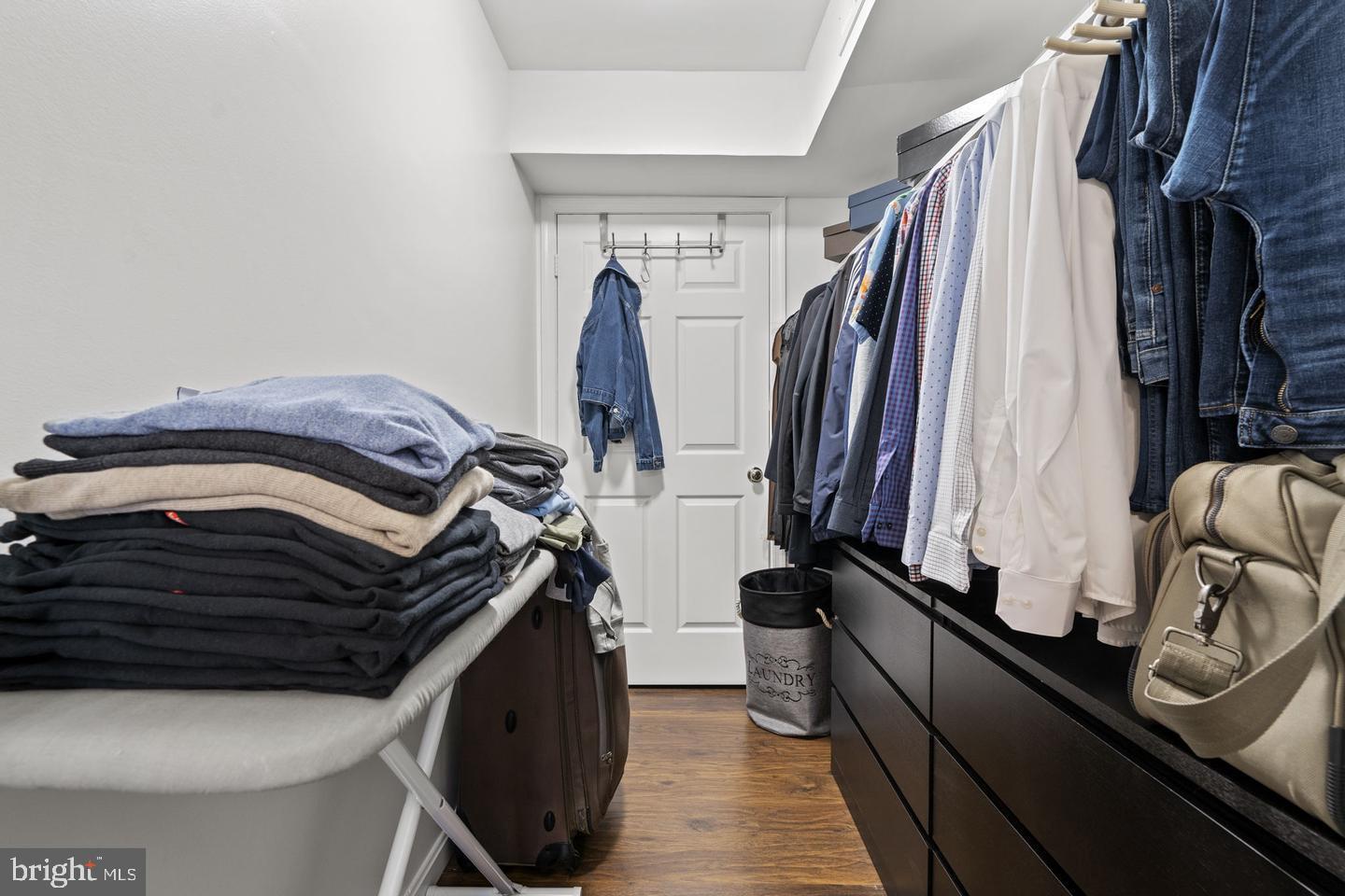 TIERS AT MANCHESTER LAKE - Residential Lease