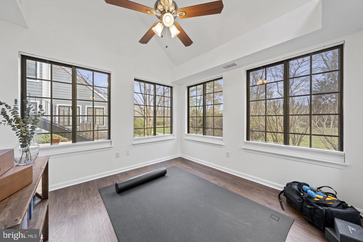 TIERS AT MANCHESTER LAKE - Residential Lease