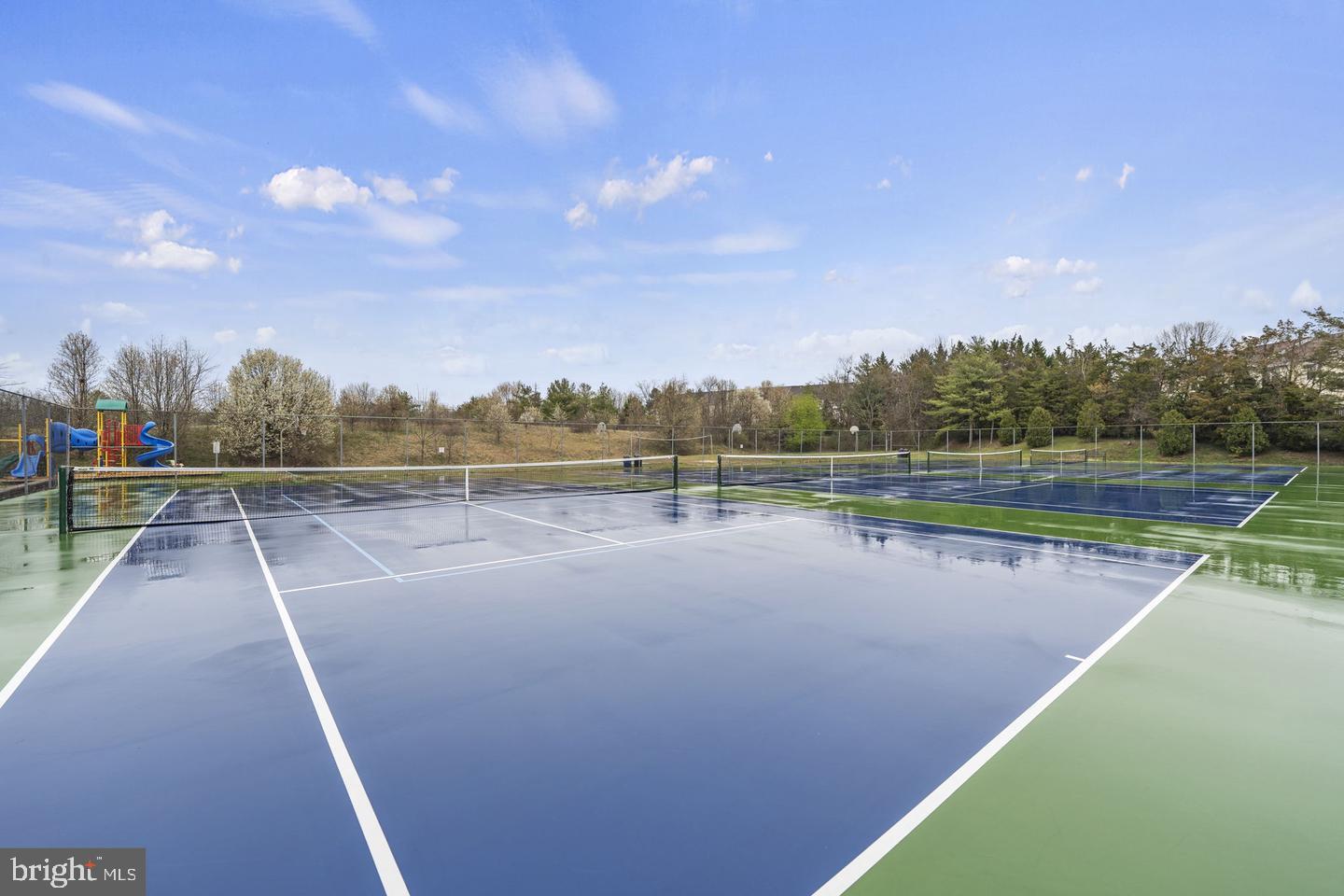 TIERS AT MANCHESTER LAKE - Residential Lease